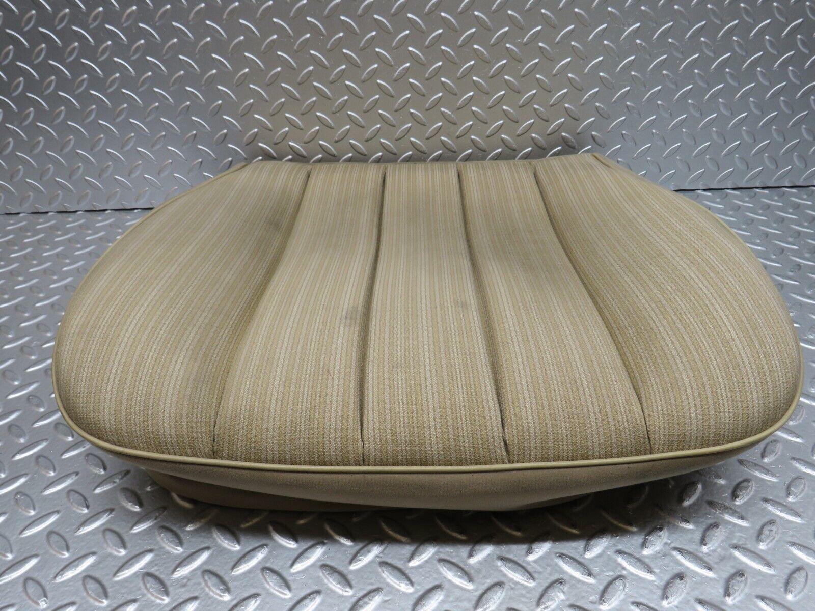 29483 Mercedes-Benz W124 230E Front Right Driver Seat Bottom 1249101050