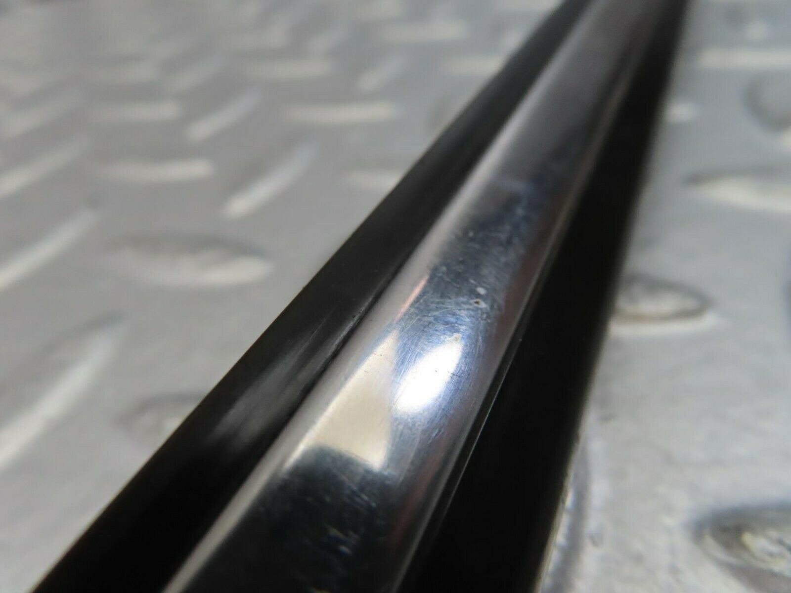 10246 Mercedes-Benz W123 Rear Left Door Centre Moulding Trim