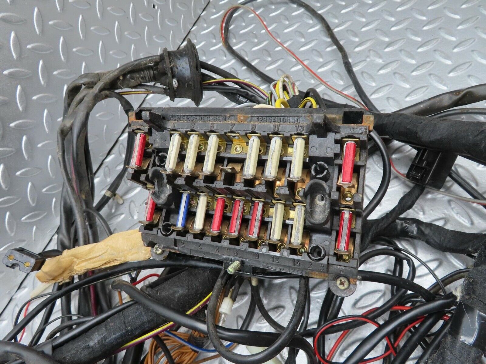 7044 Mercedes-Benz W123 230E Engine Chassis Body Wire Wiring Harness