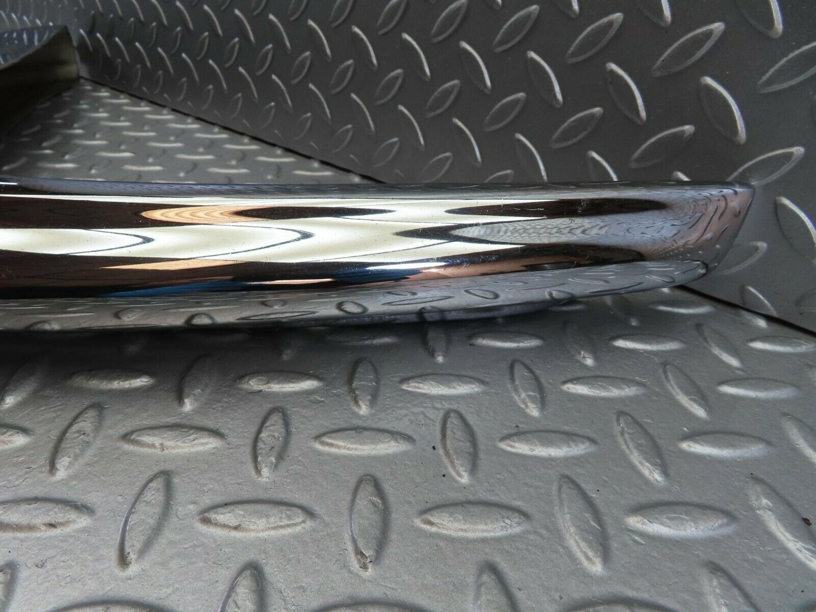 10612 Mercedes-Benz W108 Front Left Upper Bumper Corner