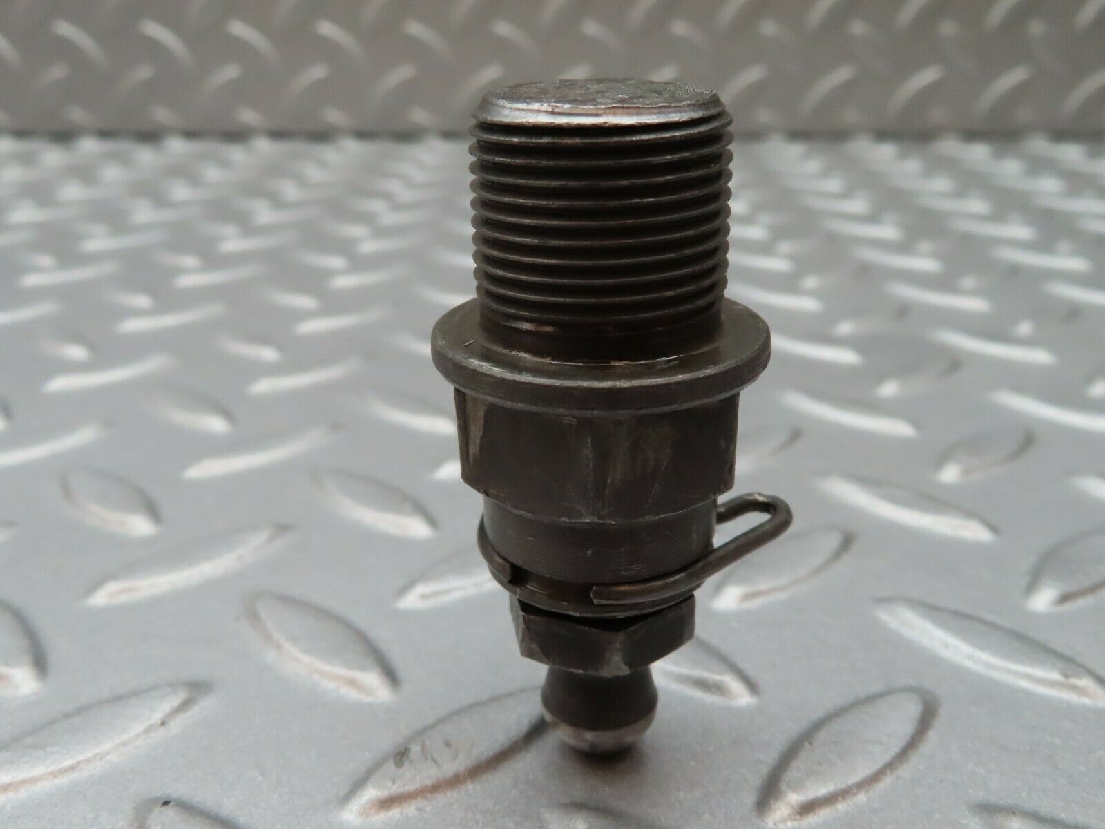 3543 Mercedes-Benz W108 280SE Ball Studs For Rocker Arm Mounting (Timing)