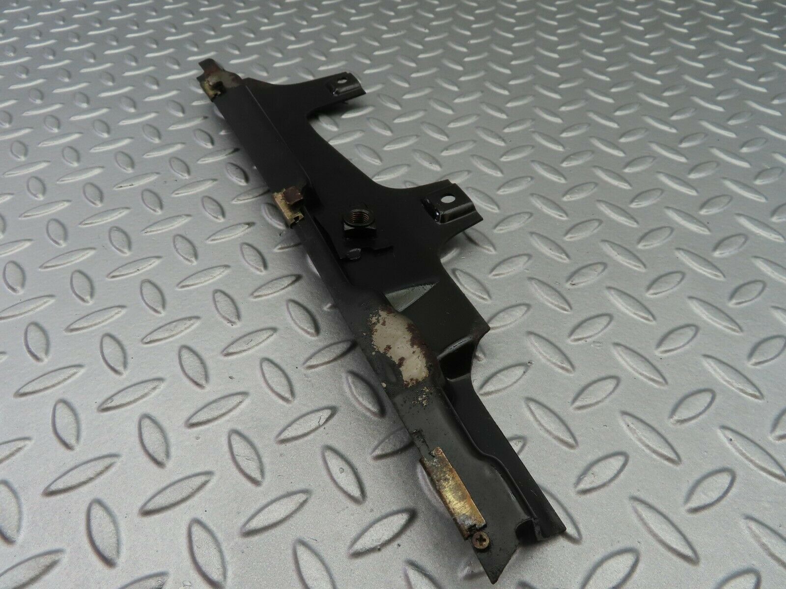 6888 Mercedes-Benz C107 350SLC Coupe Rear Left Inner Window Seal Holder Bracket