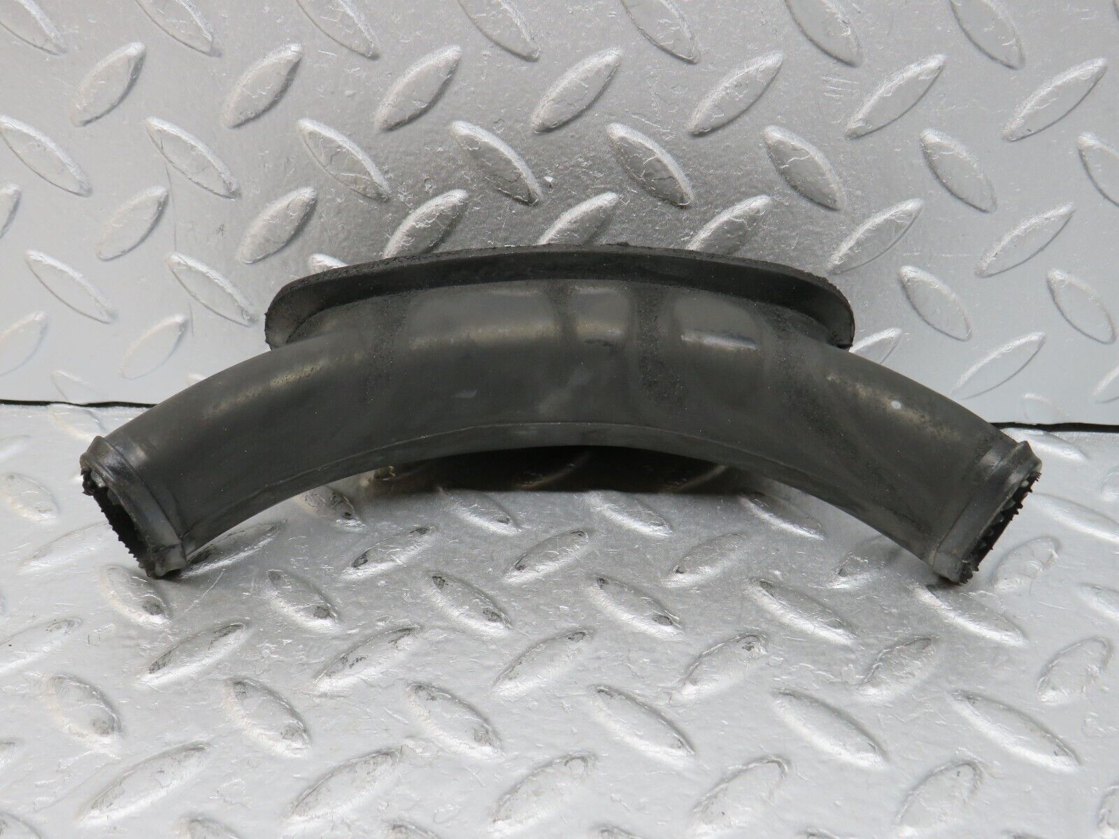 36661 Mercedes-Benz W201 190E 2.0L Heater Water Drain 2018320025