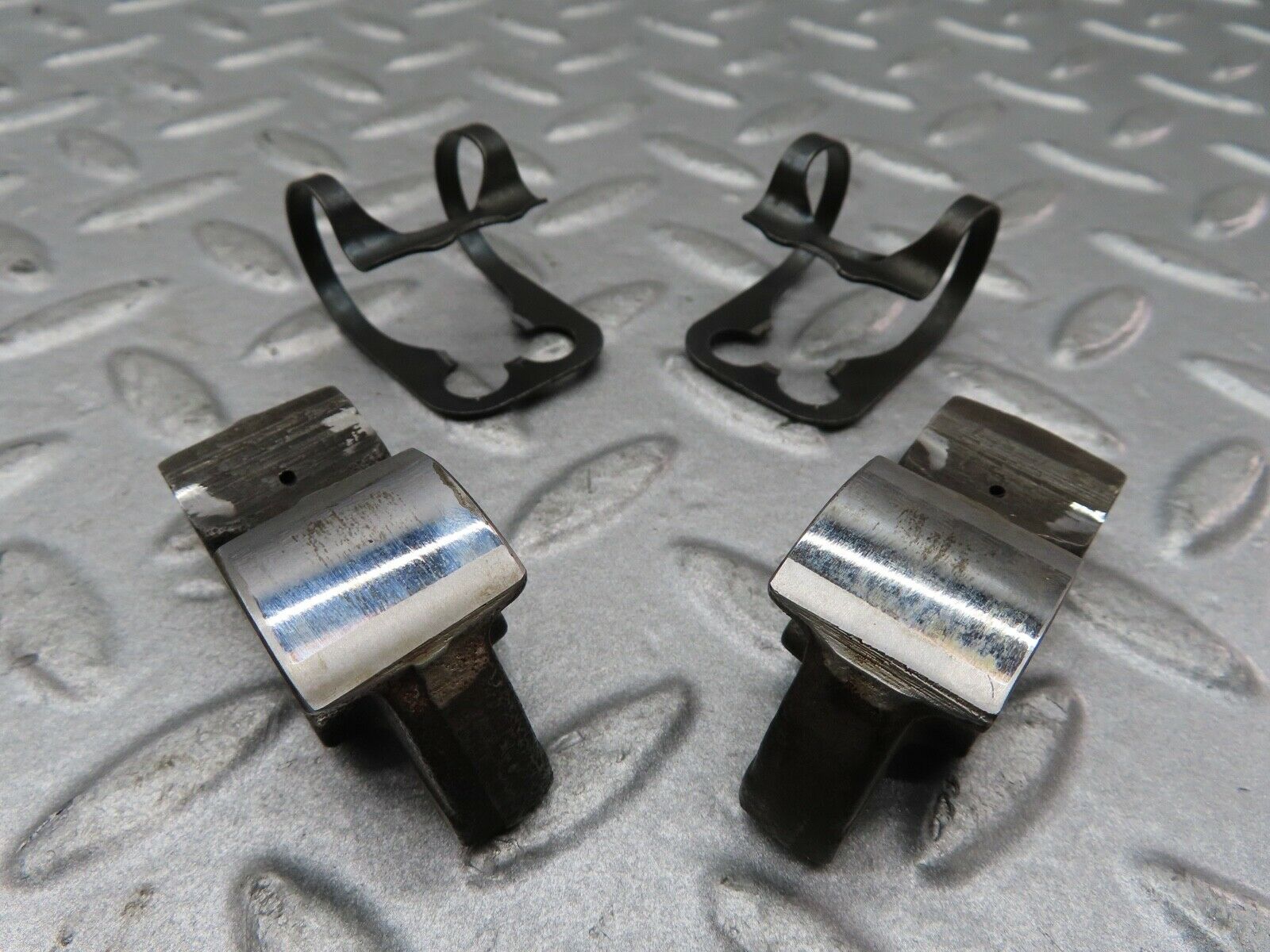 16954 Mercedes-Benz C123 280CE Coupe Valve Rocker Arm With Retaining Spring