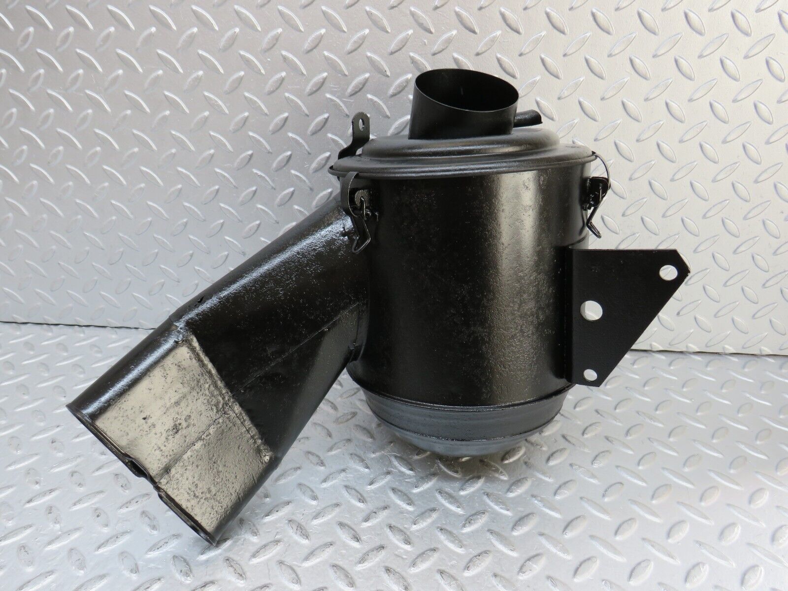 35935 Mercedes-Benz W108 Air Filter Box Housing 4512085165