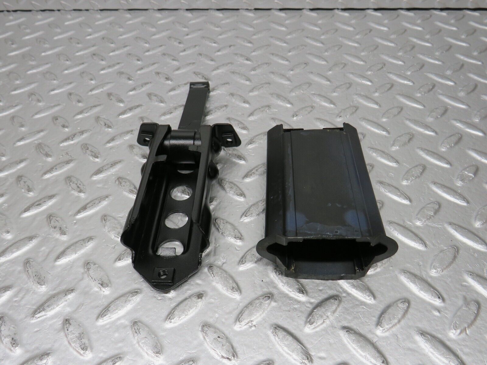 31530 Mercedes-Benz S124 220TE Wagon Door Safety Check Strap