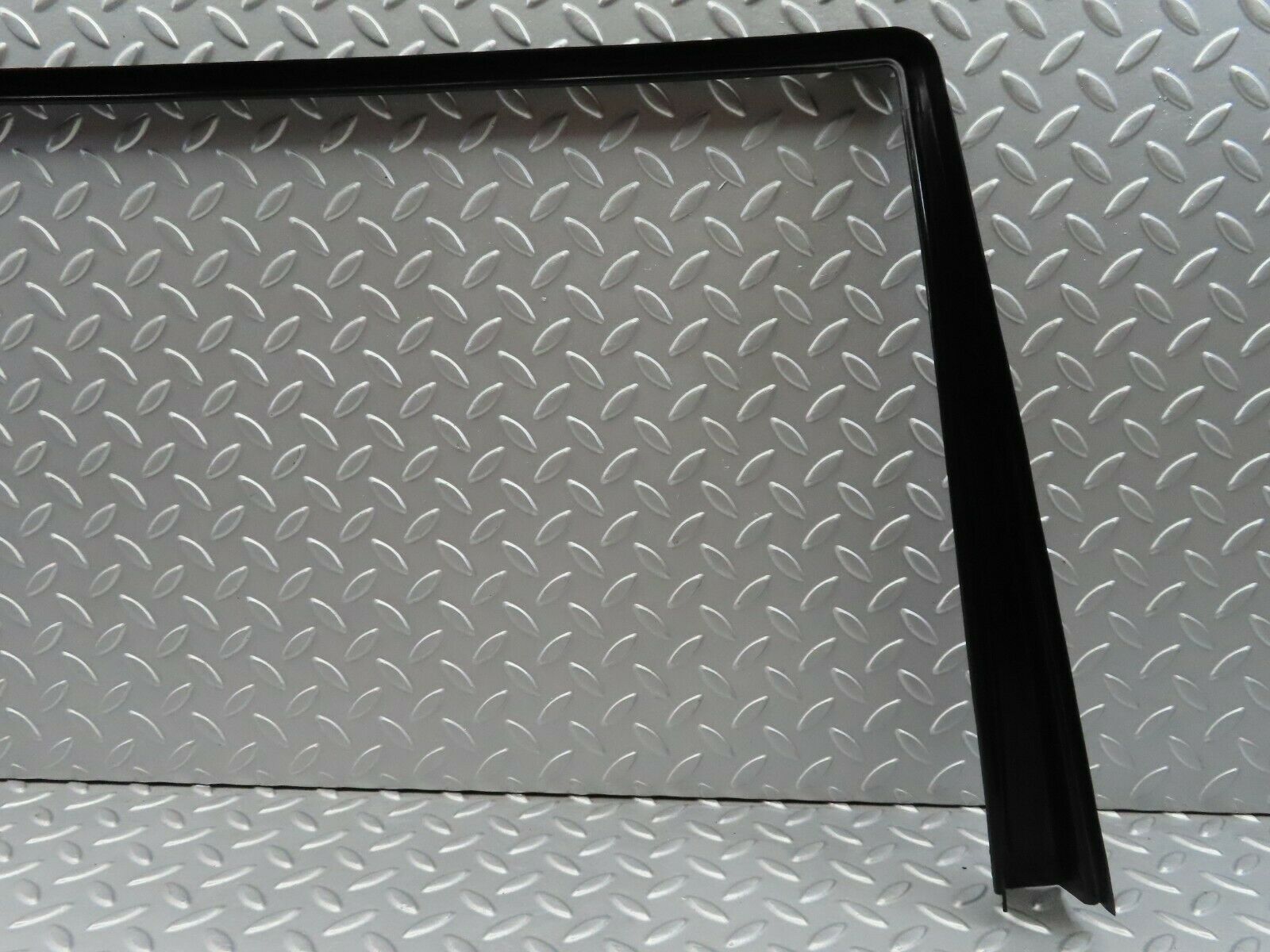 6611 Mercedes-Benz S124 E220 Wagon Rear Right Inner Window Frame Cover