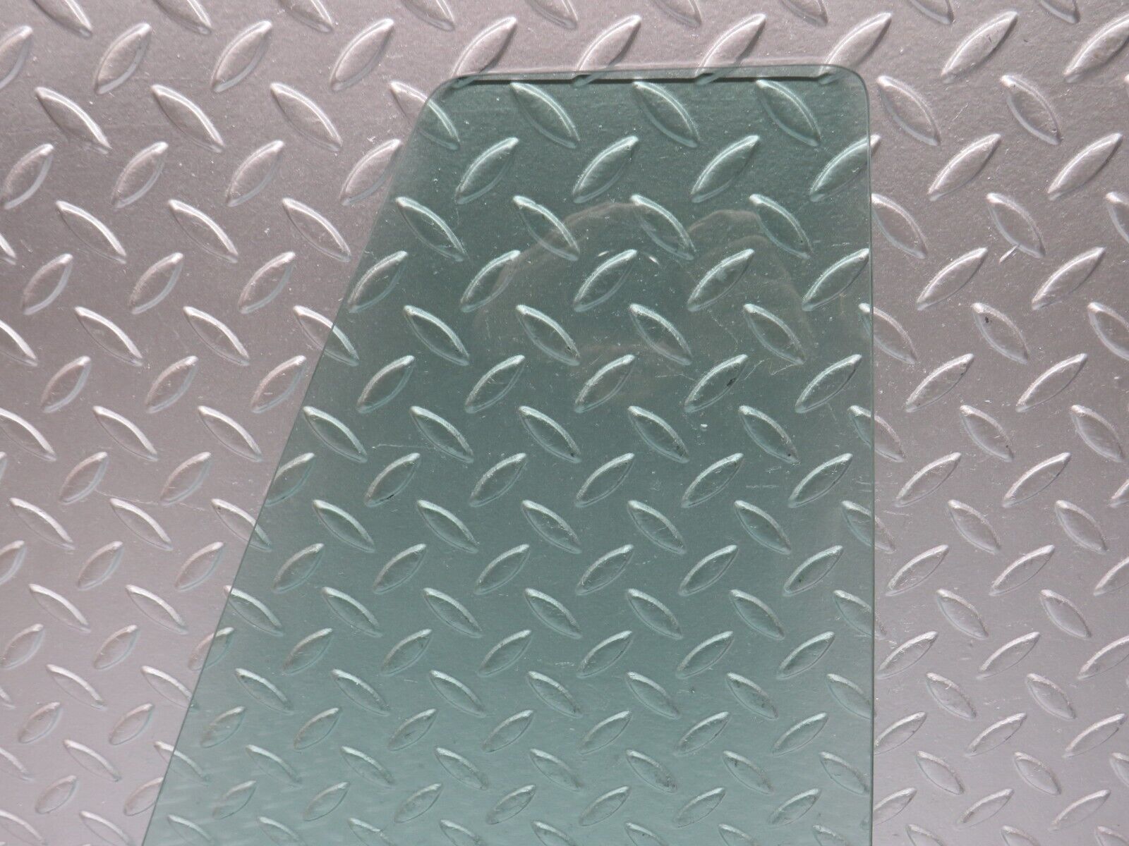 32498 Mercedes-Benz S124 300TE Wagon Rear Right Door Quarter Window Glass