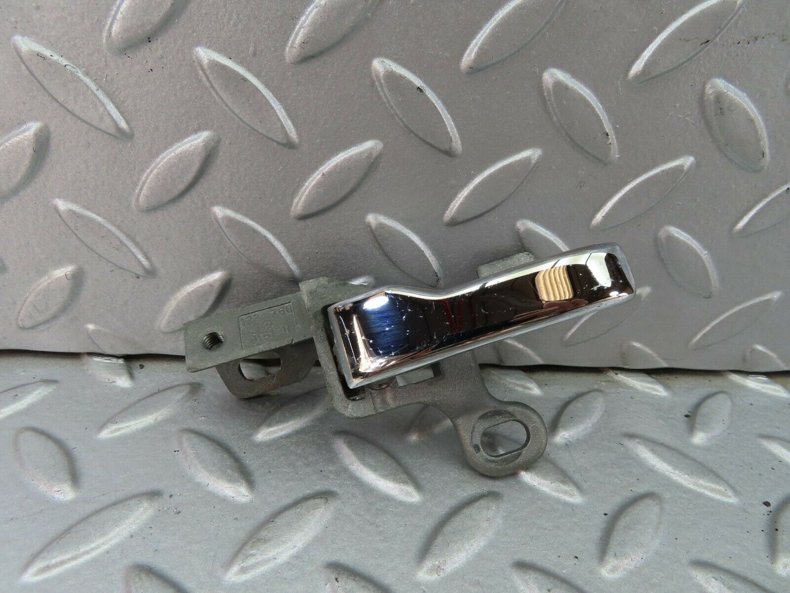 7586 Mercedes-Benz S123 230TE Wagon Left Interior Door Handle 1237600161