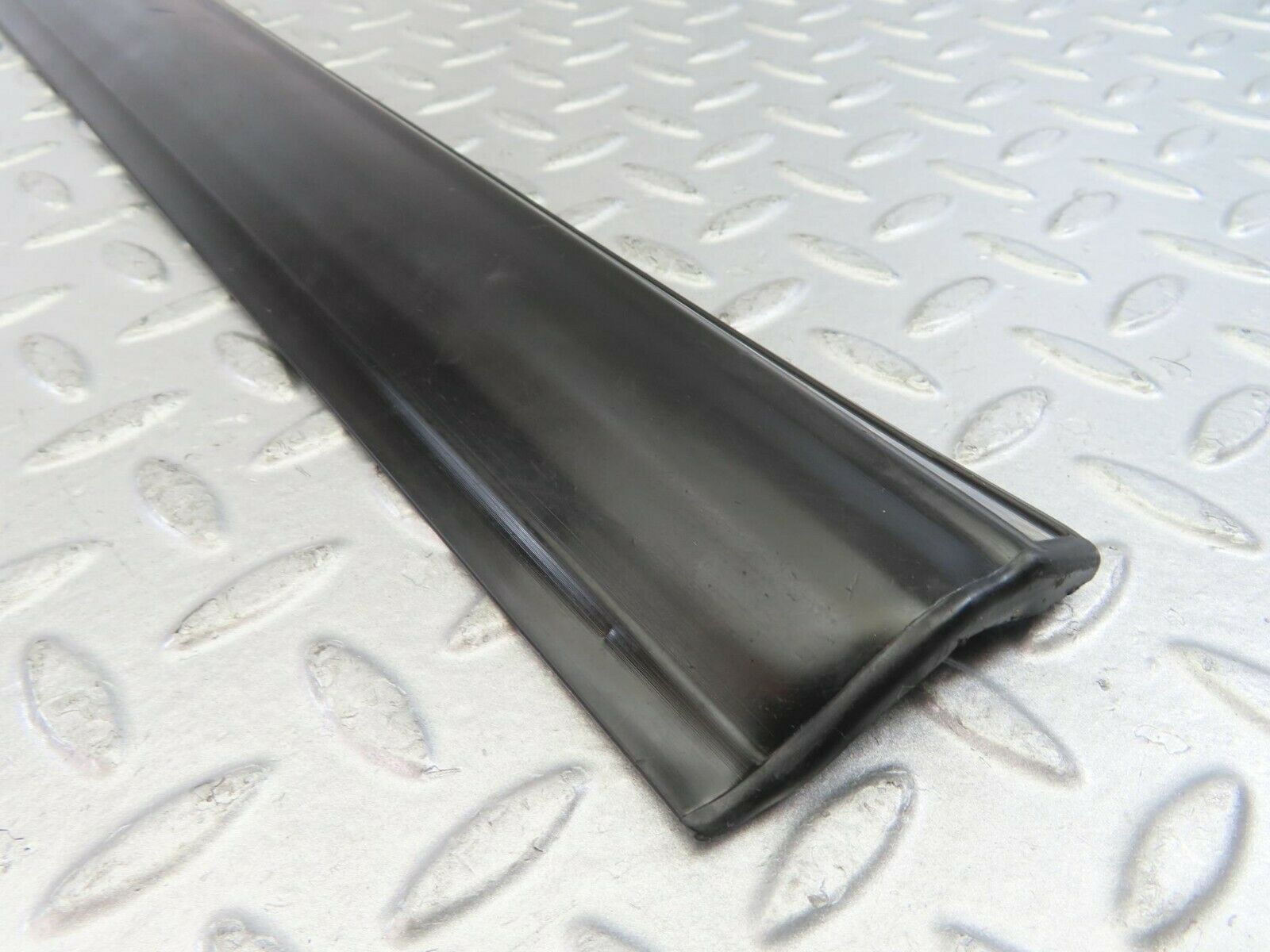 10281 Mercedes-Benz W123 Rear Left Door Lower Trim