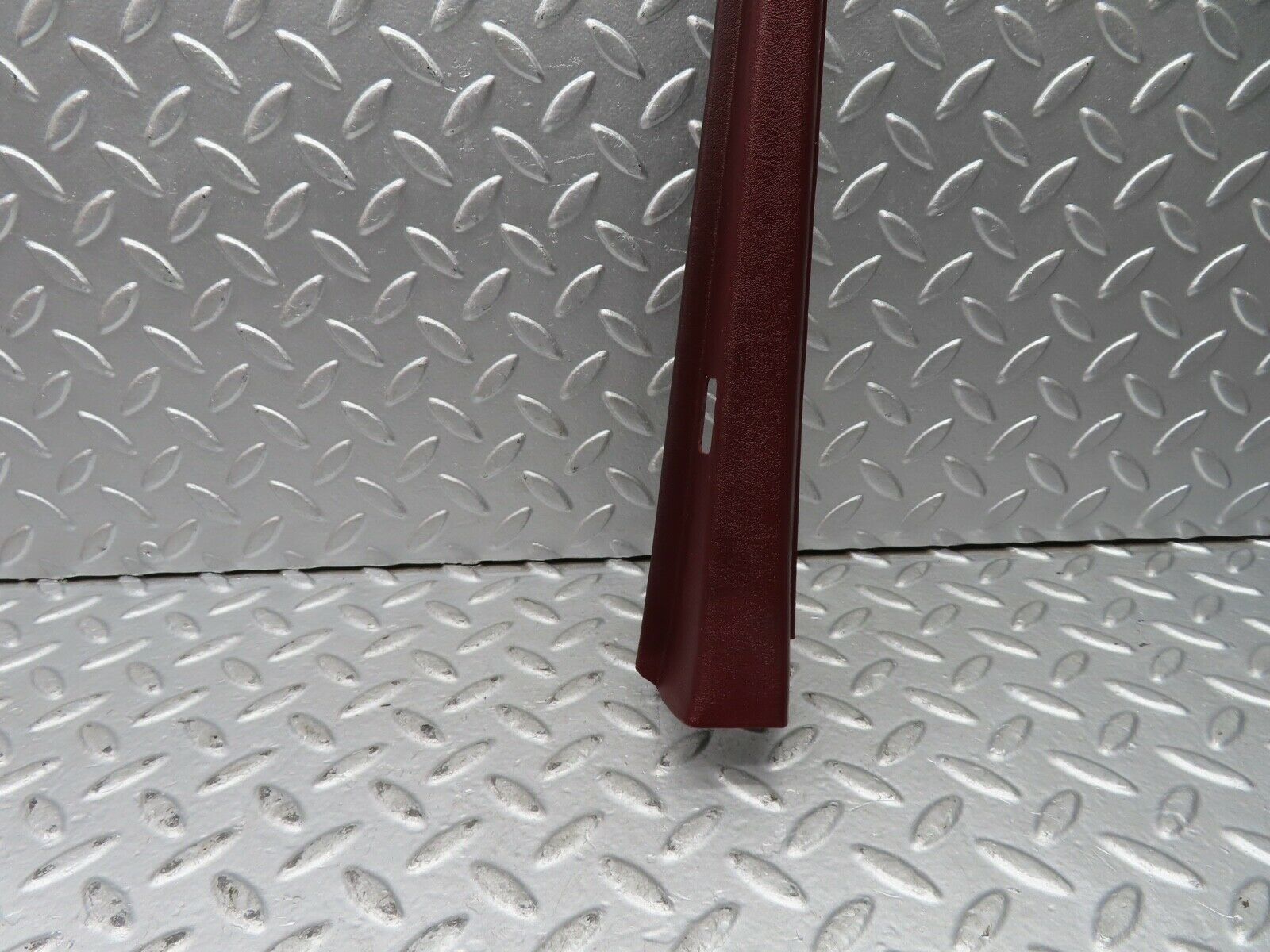 21425 Mercedes-Benz W126 300SE Front Right Door Window Frame Cover 1267250471