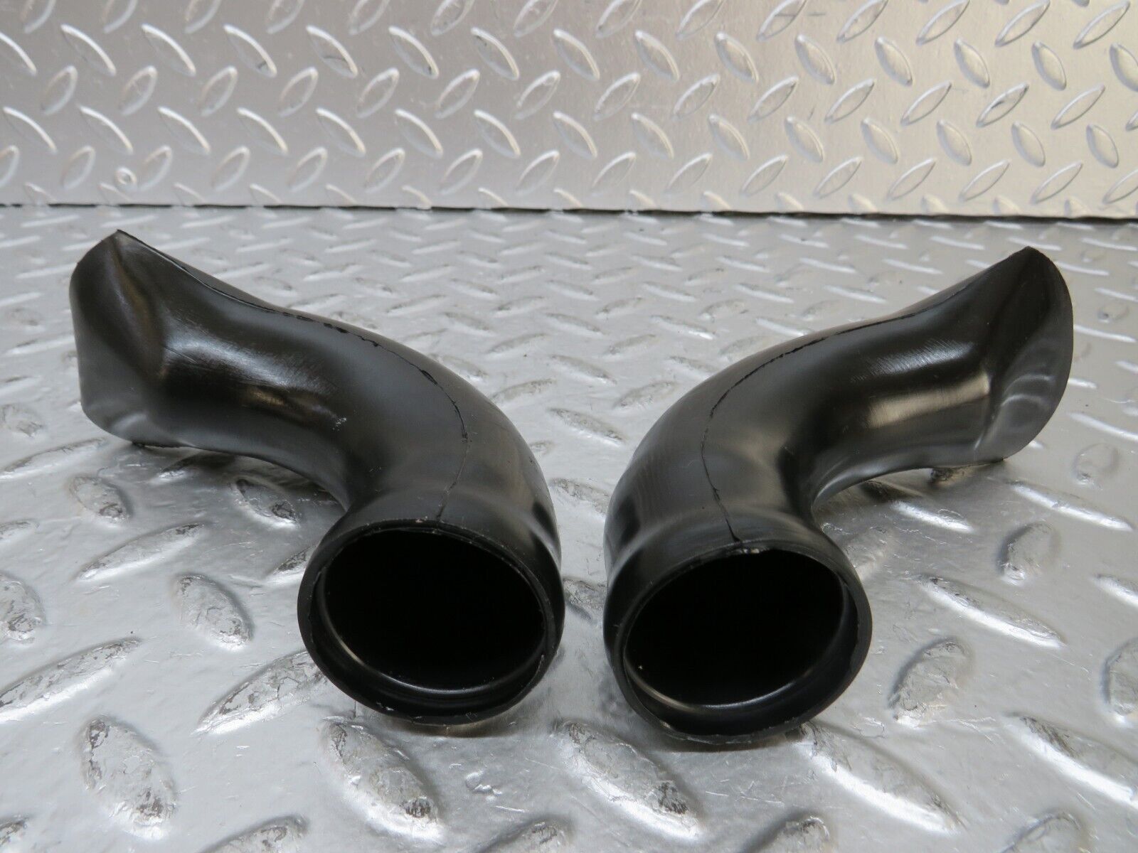 26159 Mercedes-Benz W116 450SE Water Drain Hose Pipe Pair 1168350397