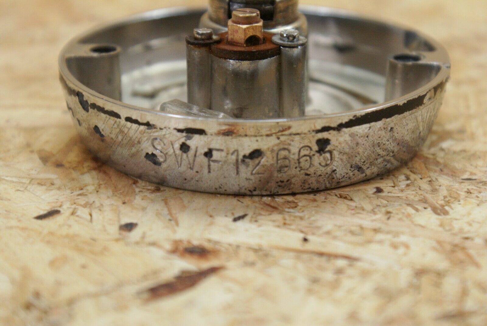 2290 Mercedes-Benz W105 219 PONTON Turn Signal Light Housing With Rubber