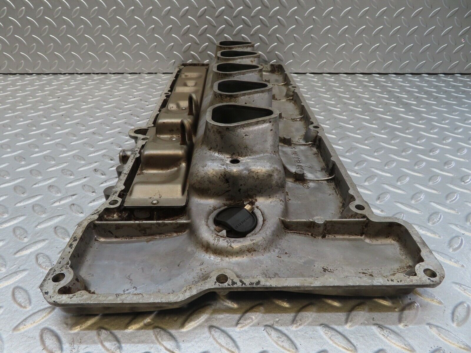 16992 Mercedes-Benz C123 280CE Coupe Cylinder Head Valve Cover 1100160905