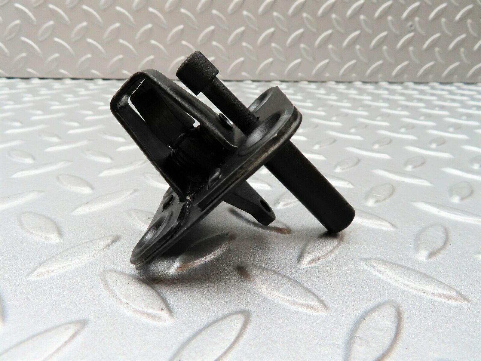 4003 Mercedes-Benz S123 200T Wagon Bonnet Lock Latch