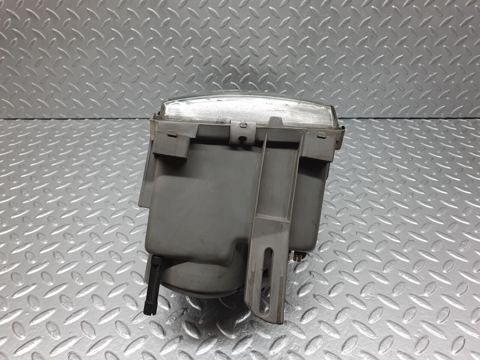 41013 Mercedes-Benz W126 300SE Headlight Right Side Bosch 1268209361 030106570