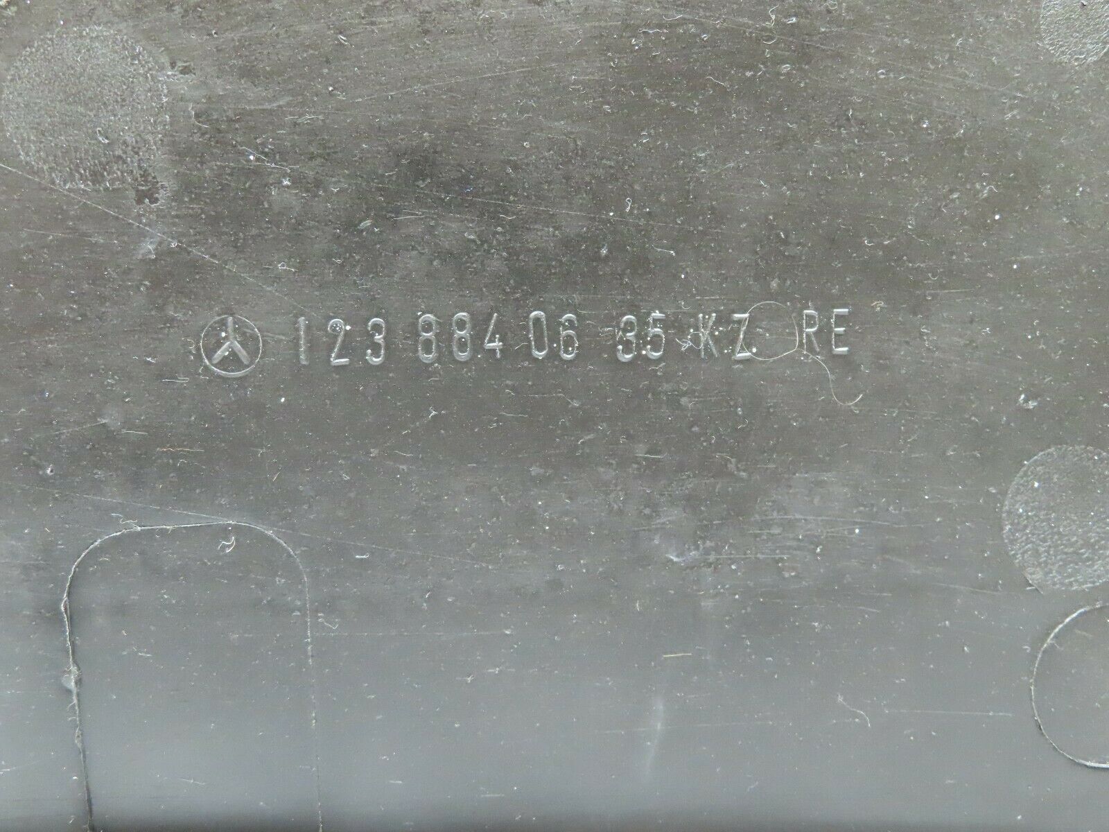 3985 Mercedes-Benz S123 200T Wagon Front Right Plastic Inner Fender Wing 1238840635