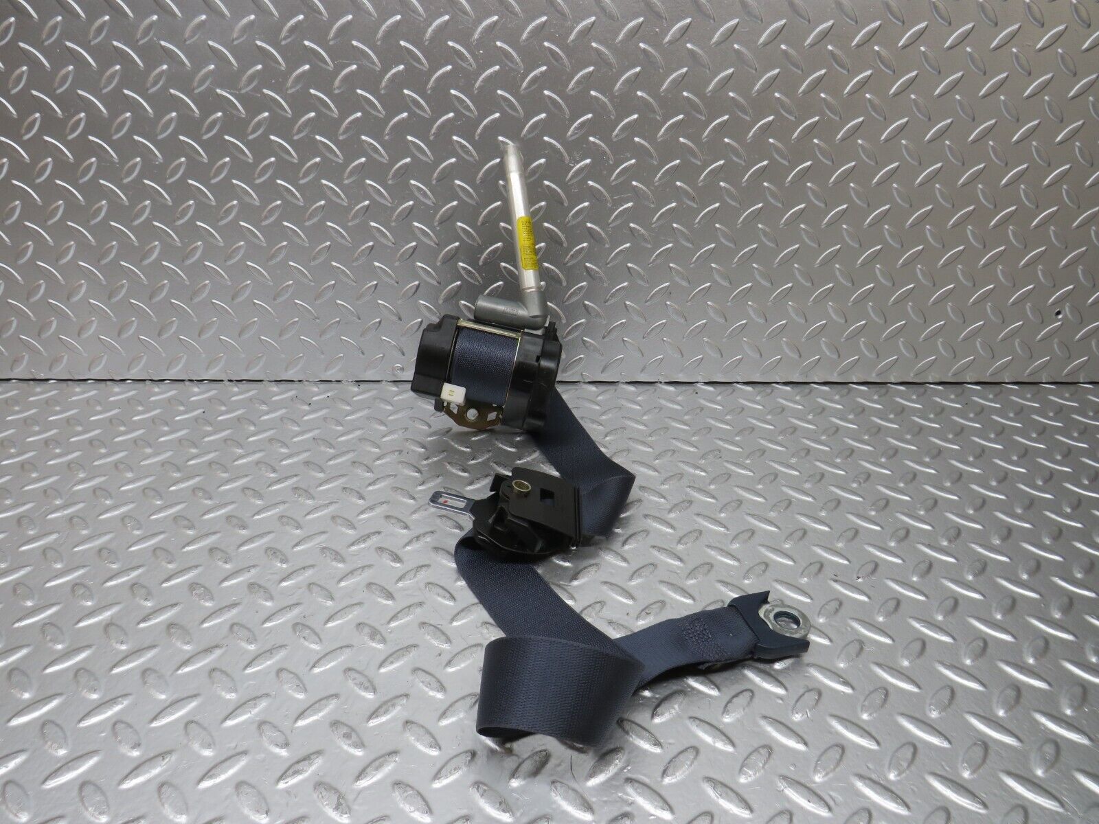 25074 Mercedes-Benz W140 S320 Front Left Seat Belt Blue 2018680222