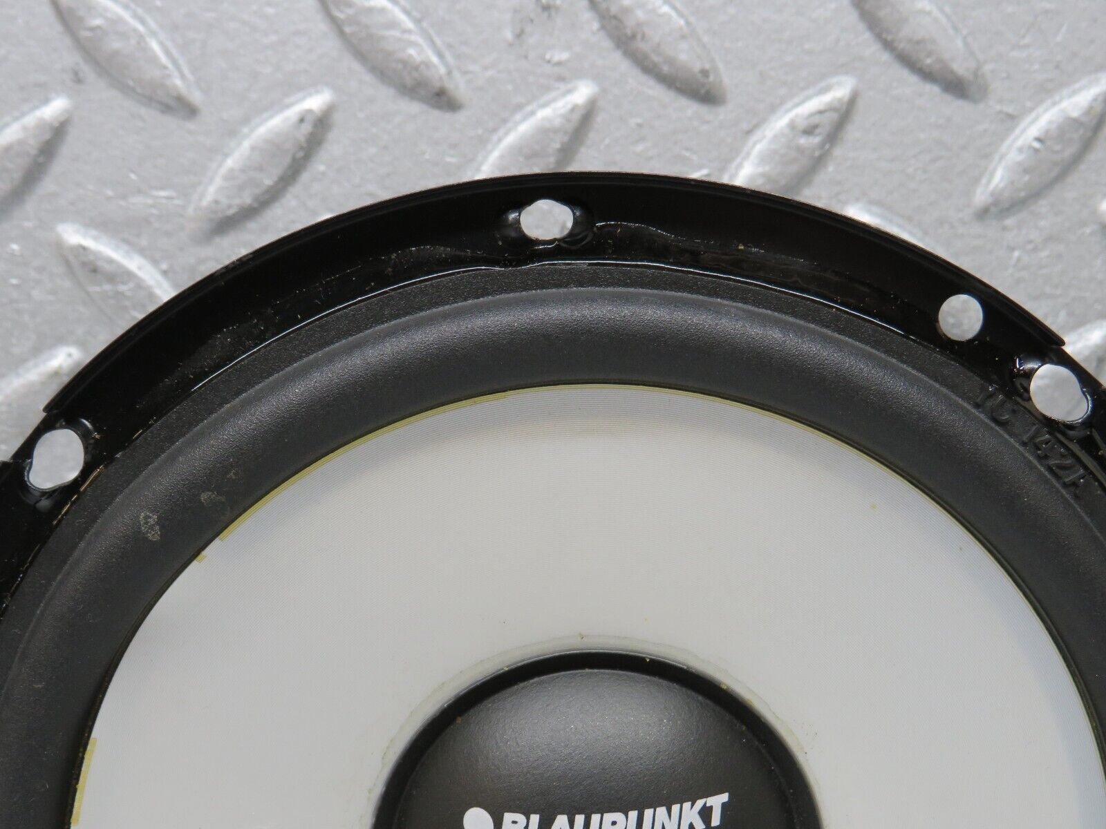 37863 Mercedes-Benz A124 320E Cabriolet Front Left Door Speaker Blaupunkt 7606254000