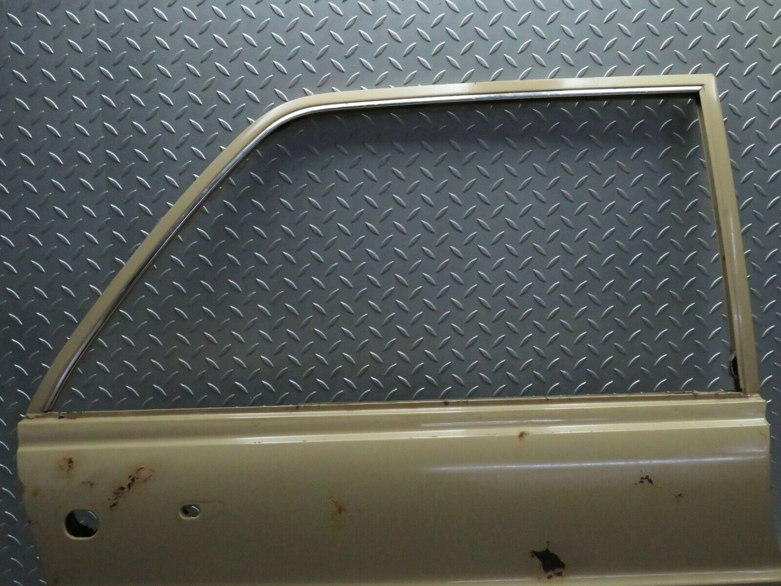 23557 Mercedes-Benz W114 280E Rear Right Door