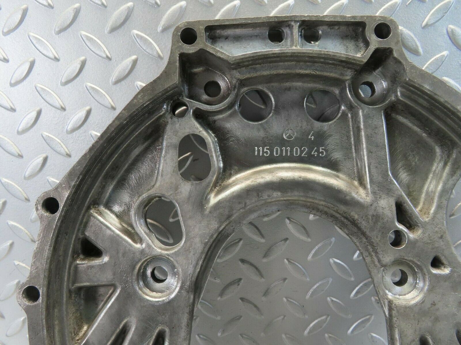 10950 Mercedes-Benz W115 220D Gearbox Flange 1150110245