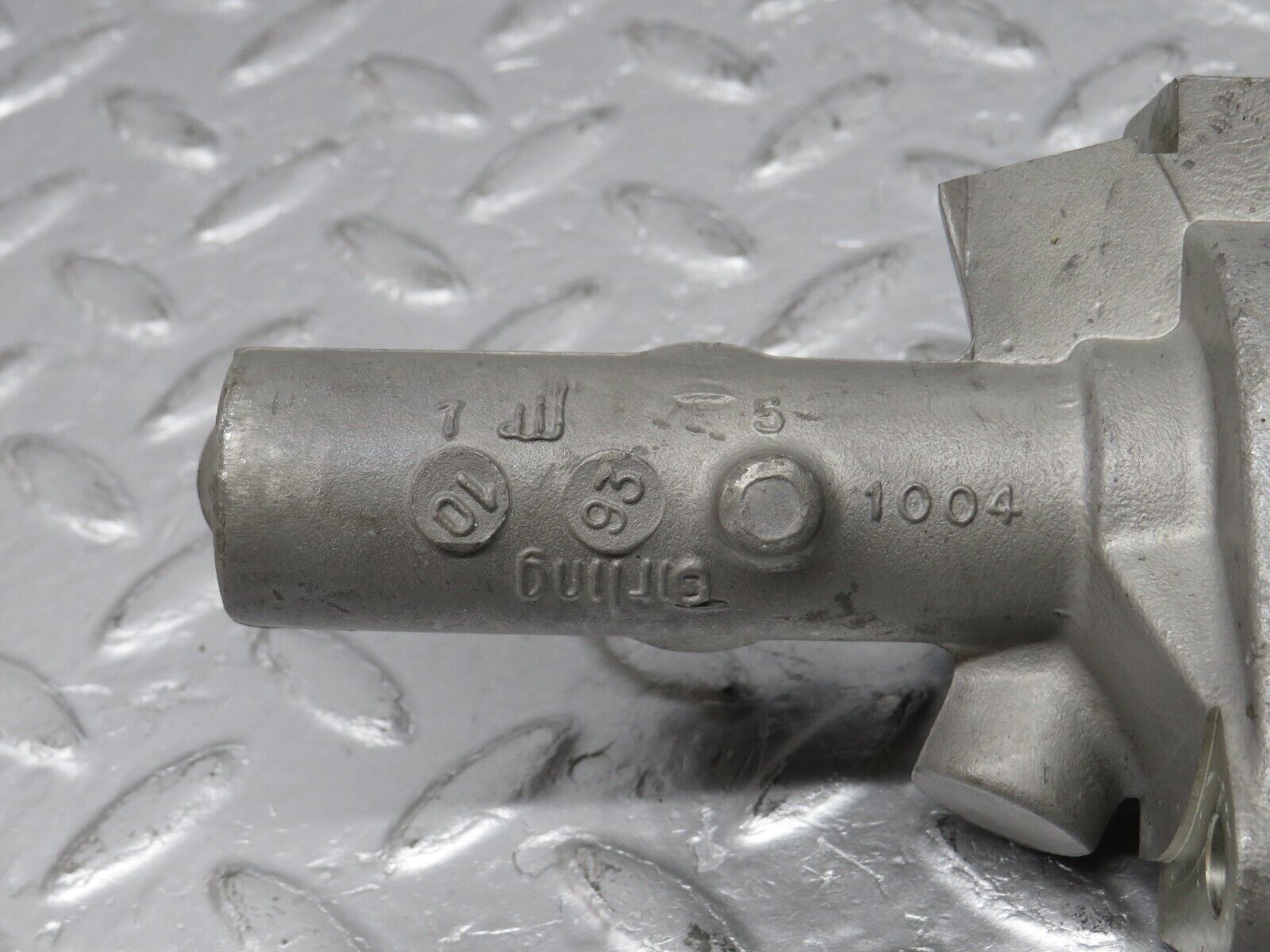 38438 Mercedes-Benz R129 280SL Coupe Brake Master Cylinder Girling