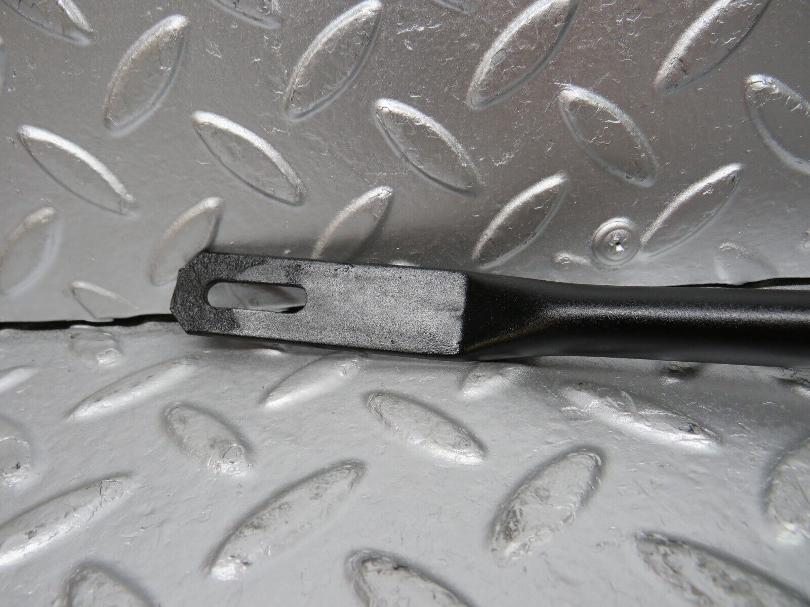 30883 Mercedes-Benz W201 190E 2.0L Horn Bracket