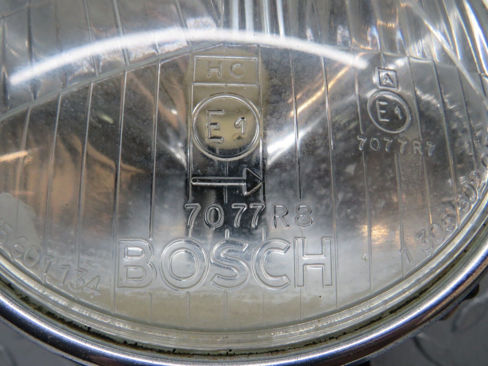 37580 Mercedes-Benz W109 300SEL Front Headlight Bosch Left/Right 1300508003 7077R 1305601134 1305602059
