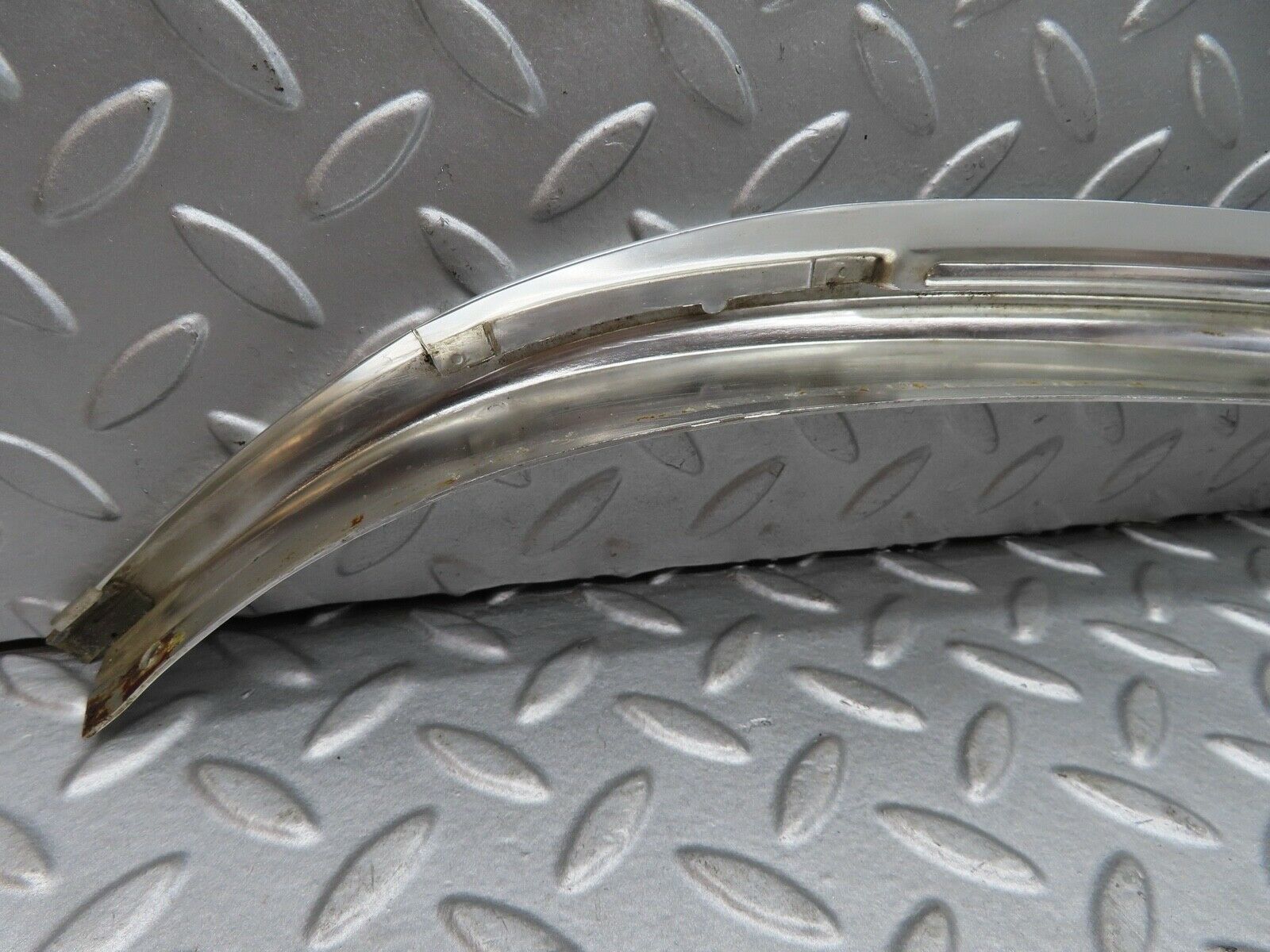 17881 Mercedes-Benz W116 450SEL Roof Chrome Moulding Trim Right Side