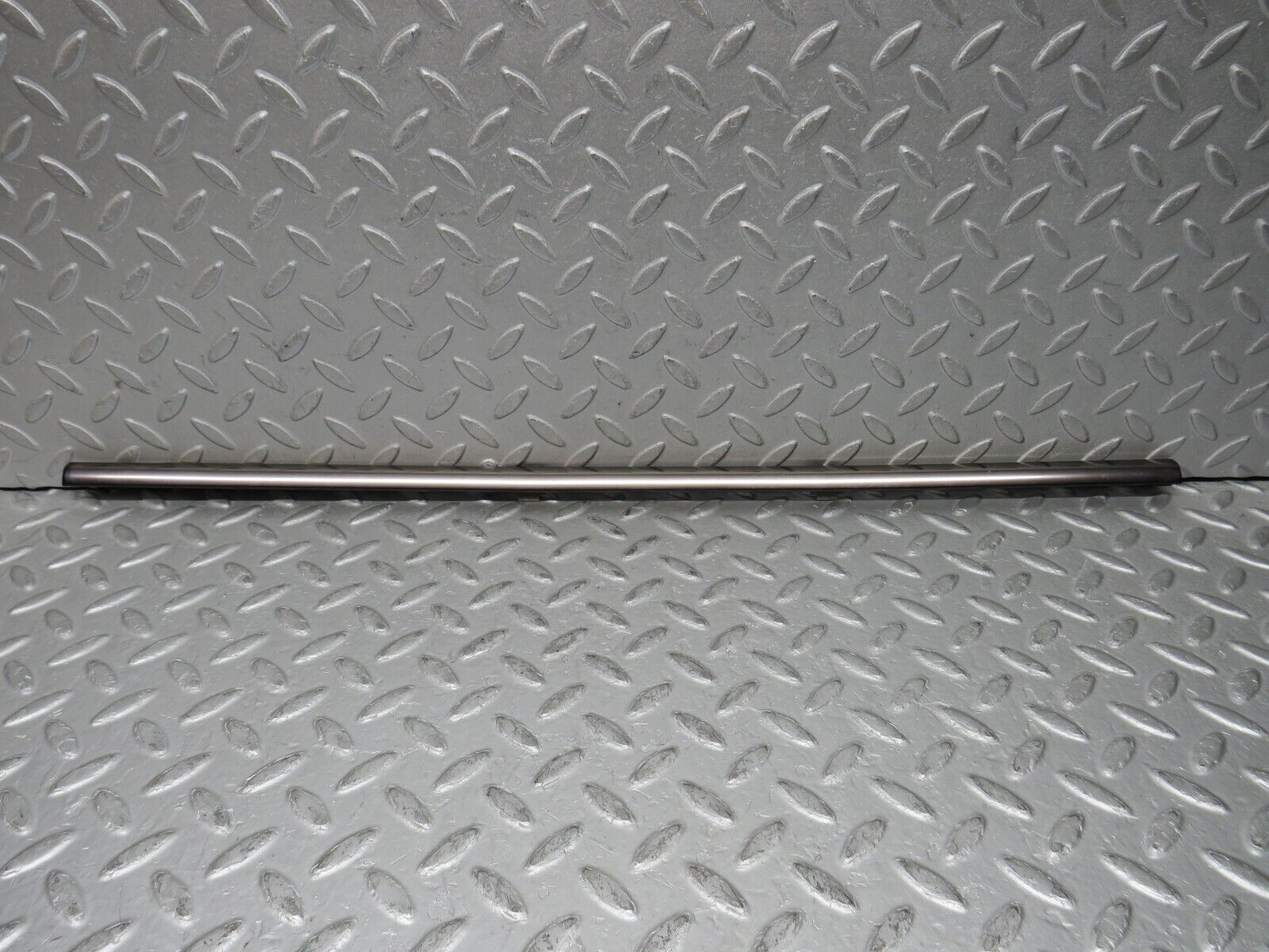 37892 Mercedes-Benz A124 320E Cabriolet Rear Right Window Moulding Trim