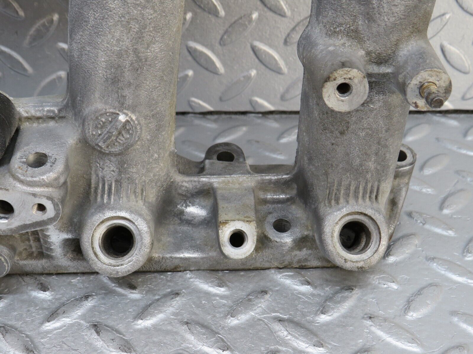 36675 Mercedes-Benz W201 190E 2.0L Air Intake Manifold 1021413501