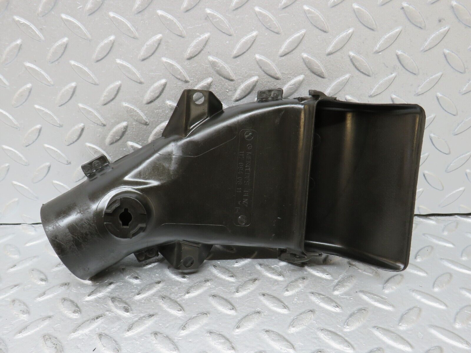 36178 Mercedes-Benz W126 420SE Air Intake Suction Pipe 1170940811