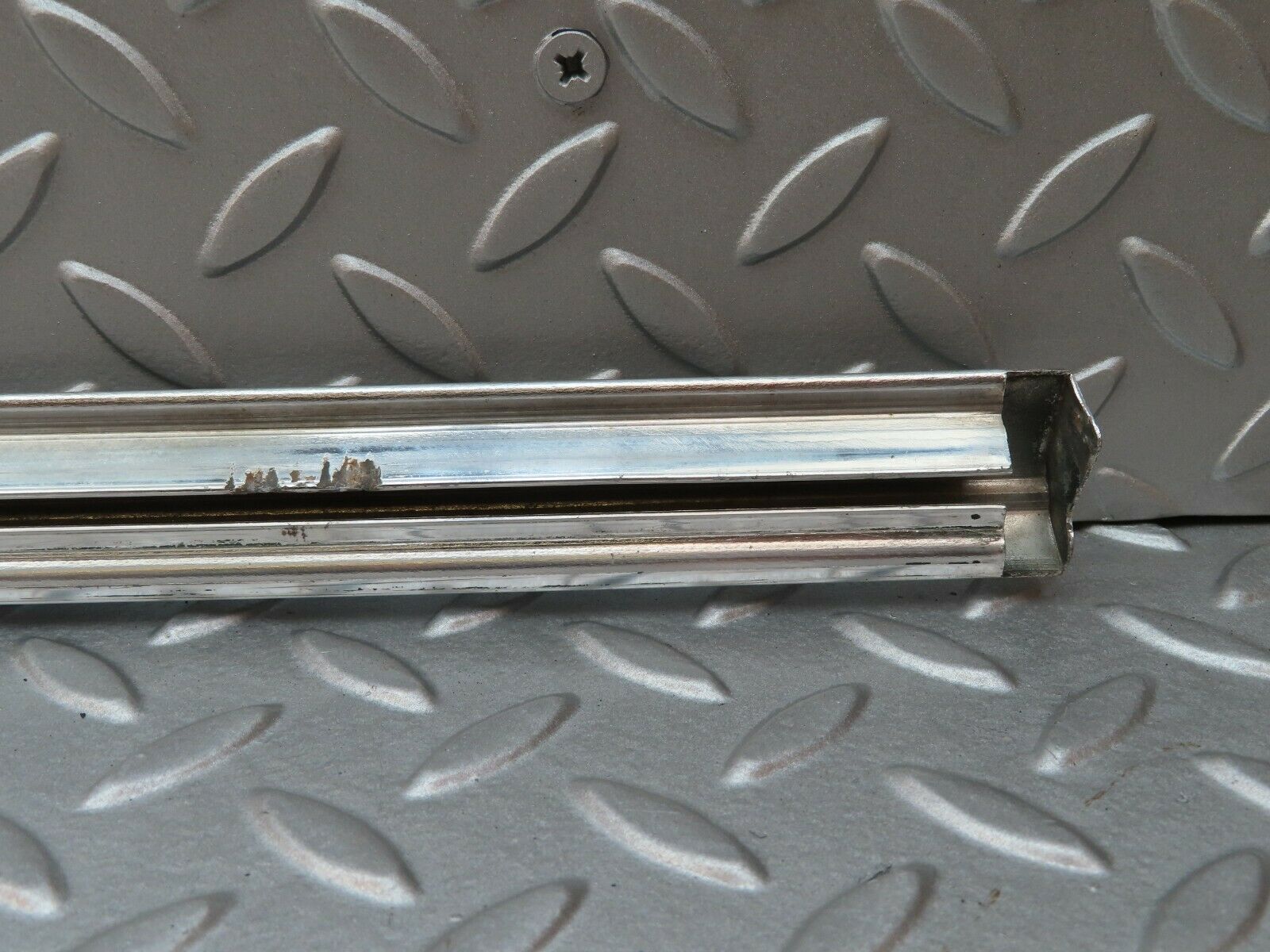 4691 Mercedes-Benz W114 280CE Coupe Right Door Chrome Moulding Trim