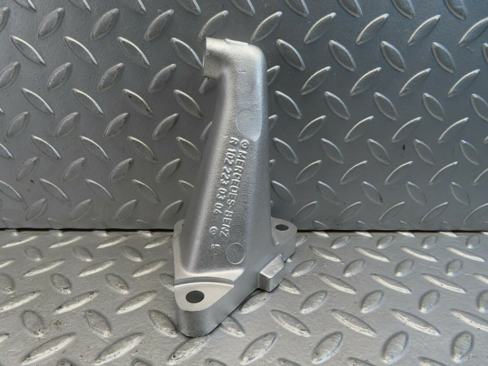 11473 Mercedes-Benz C123 230CE Coupe Engine Mount Bracket Right 1022230304