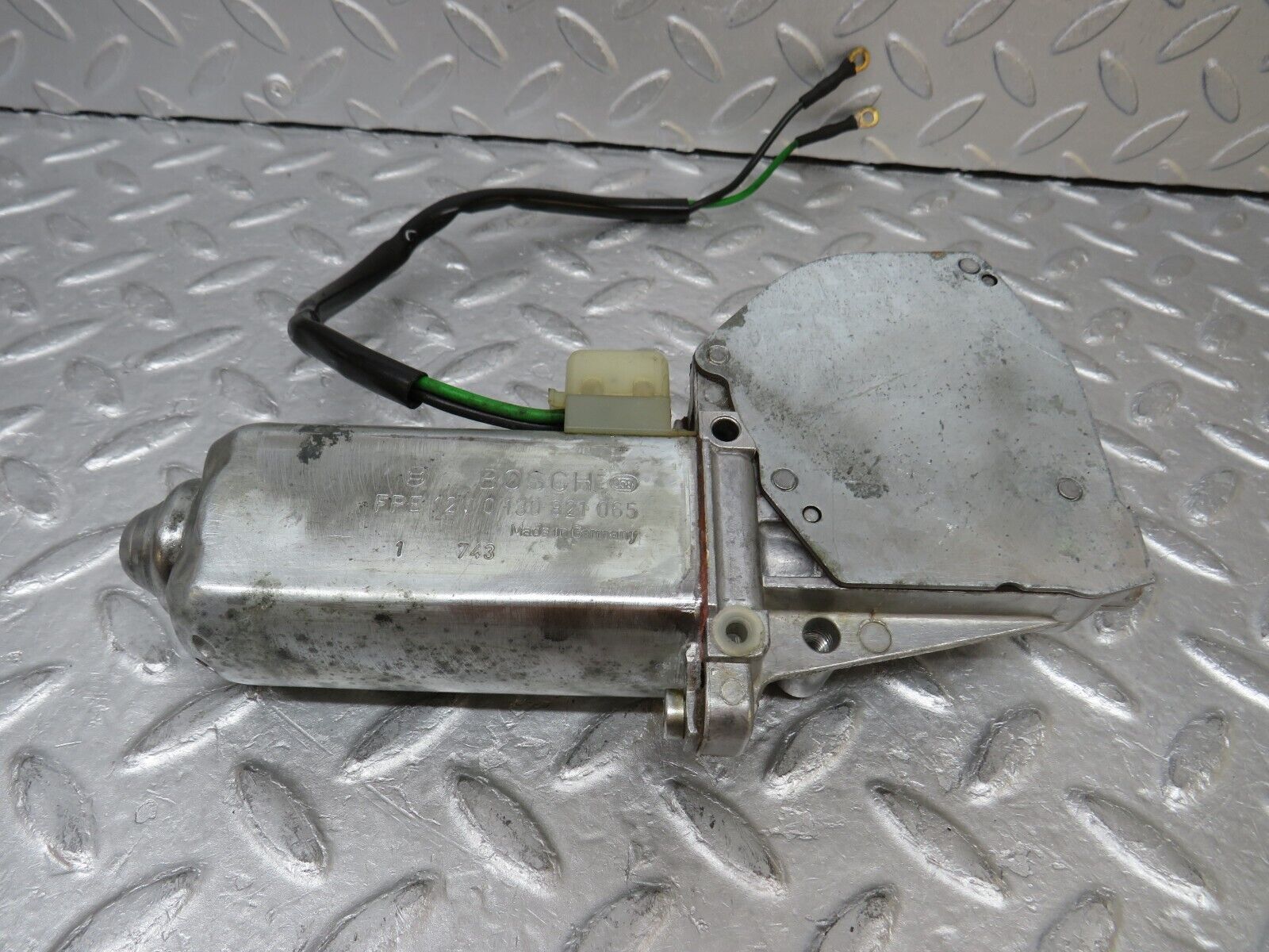 37018 Mercedes-Benz C126 420SEC Coupe Rear Left Window Regulator Motor 0130821065