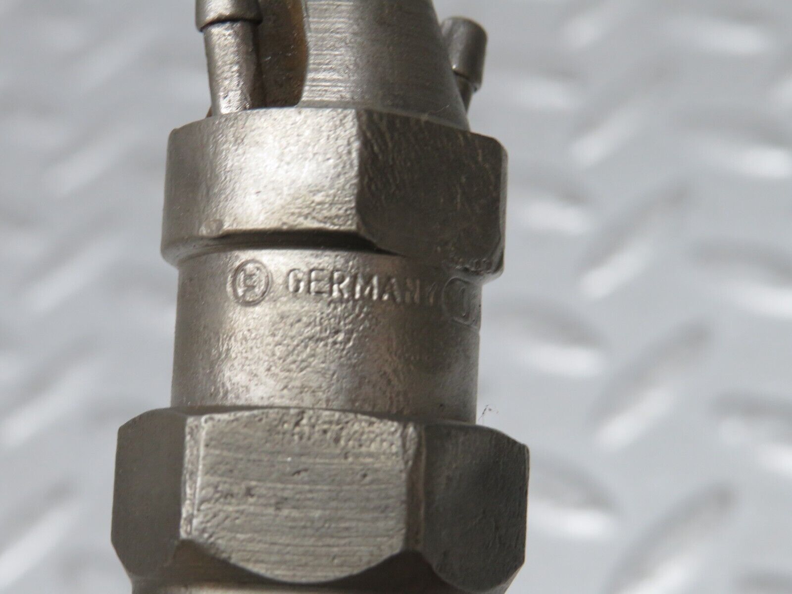 32902 Mercedes-Benz W123 300D Fuel Injector Bosch KCA30S35/4