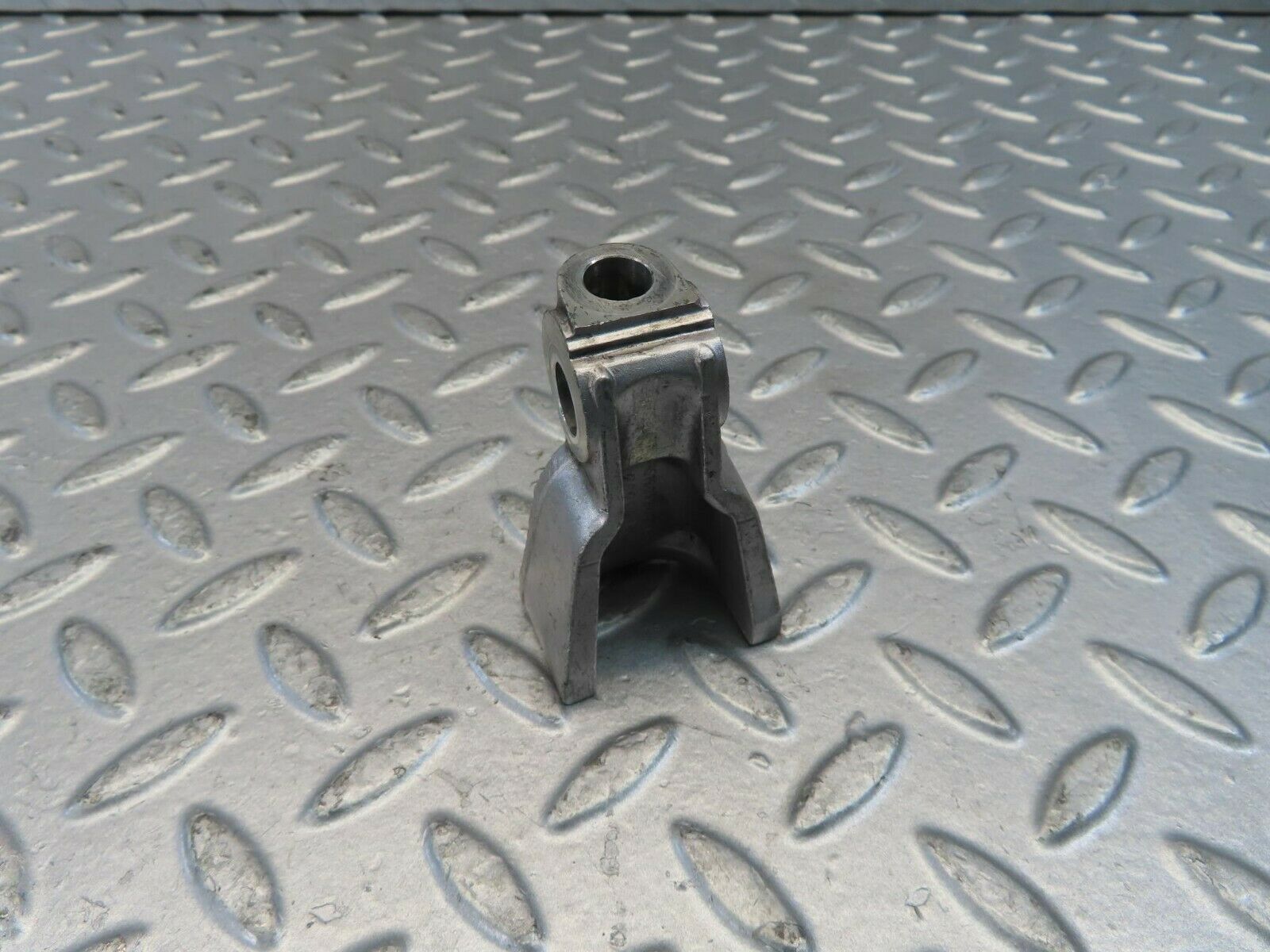 10971 Mercedes-Benz W115 220D Rocker Arm Support 6150550110