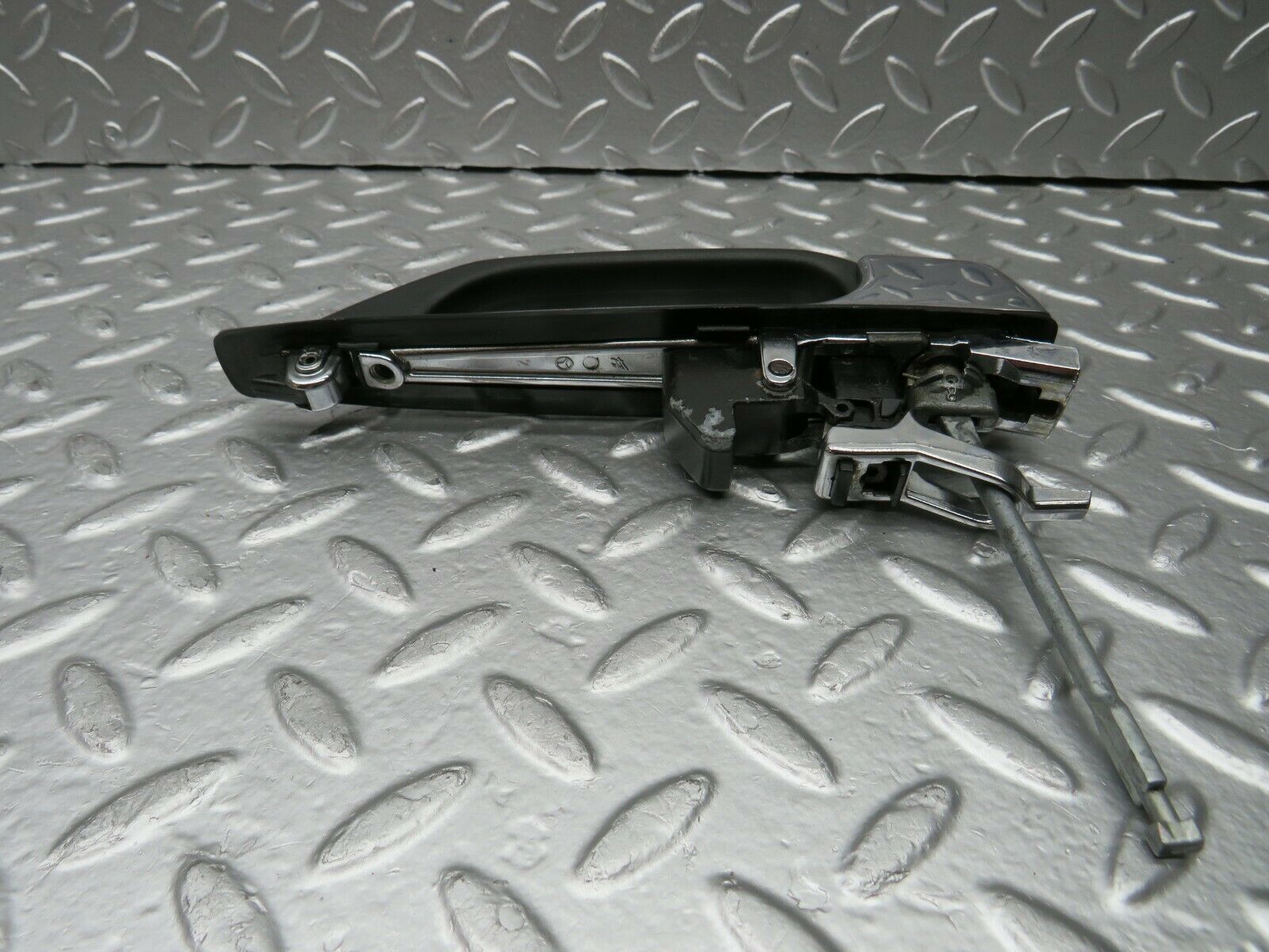 24101 Mercedes-Benz W123 280E Front Right Exterior Door Handle