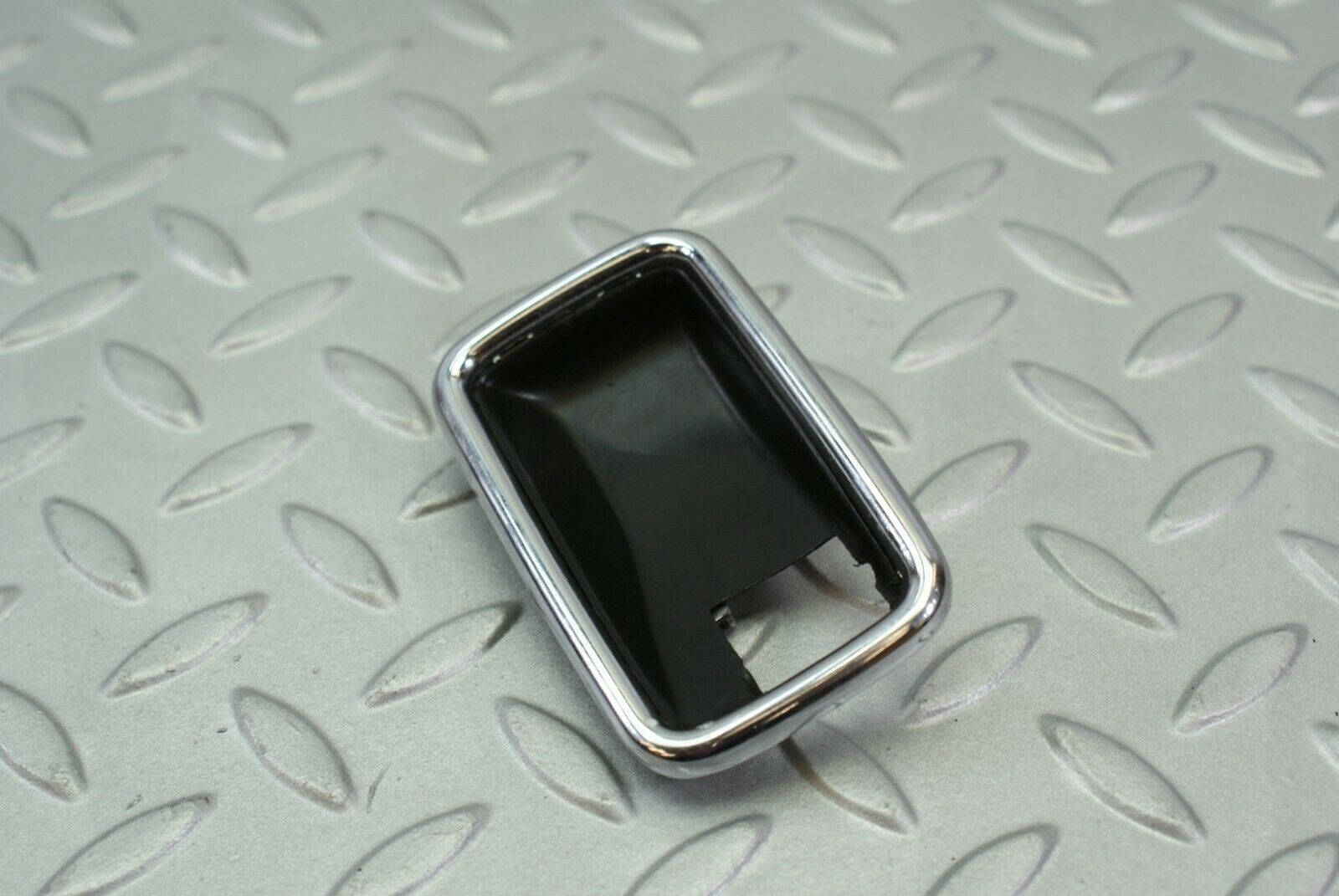 3184 Mercedes-Benz W115 220D Chrome Frame For Door Handle Left 1087660511