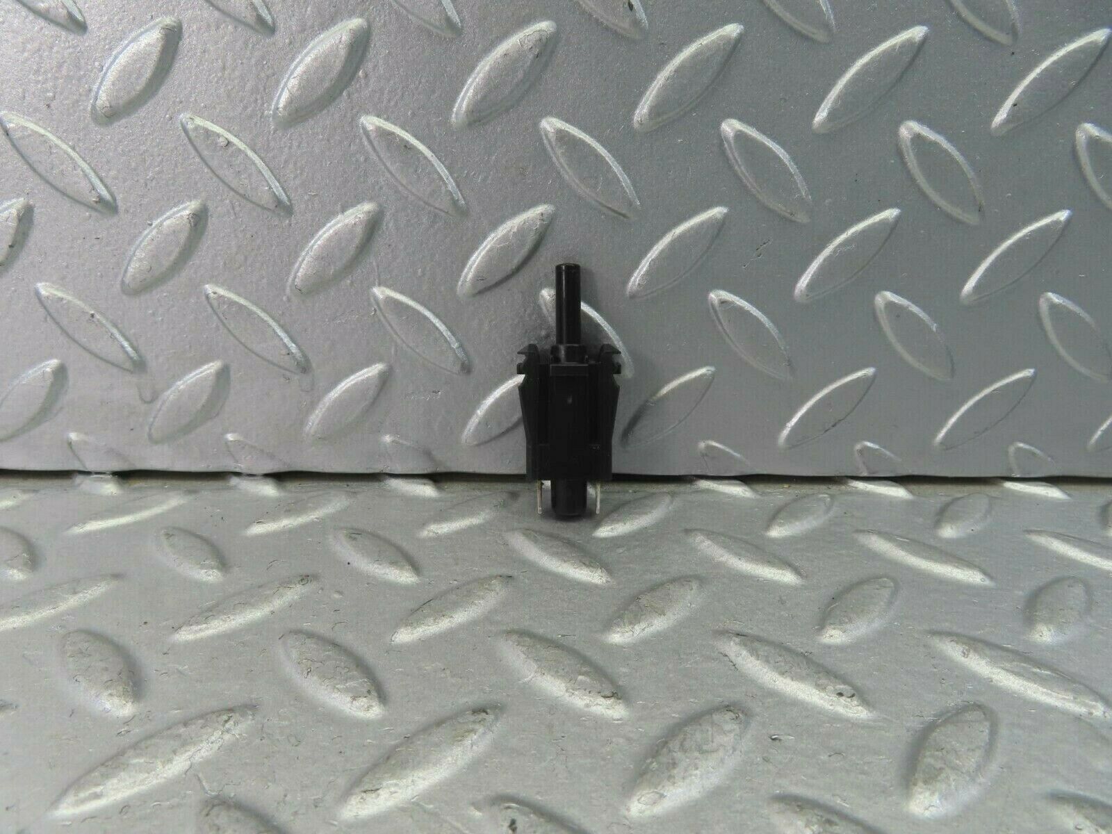 10401 Mercedes-Benz W201 190E Door Contact Switch 0015458714