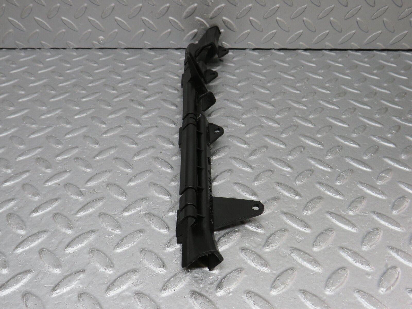 36567 Mercedes-Benz W201 190E 2.0L Starter Motor Wire Cover Bracket 2015460581