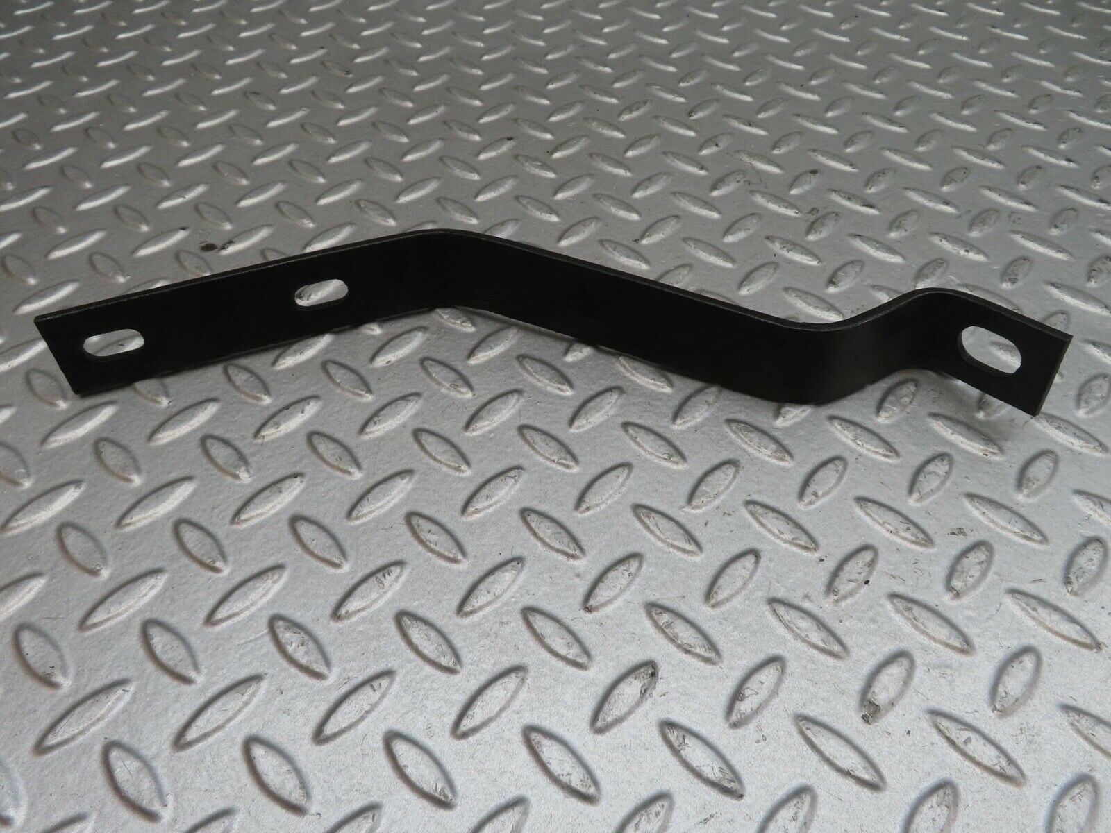 13882 Mercedes-Benz C107 280SLC Front Bumper Bracket