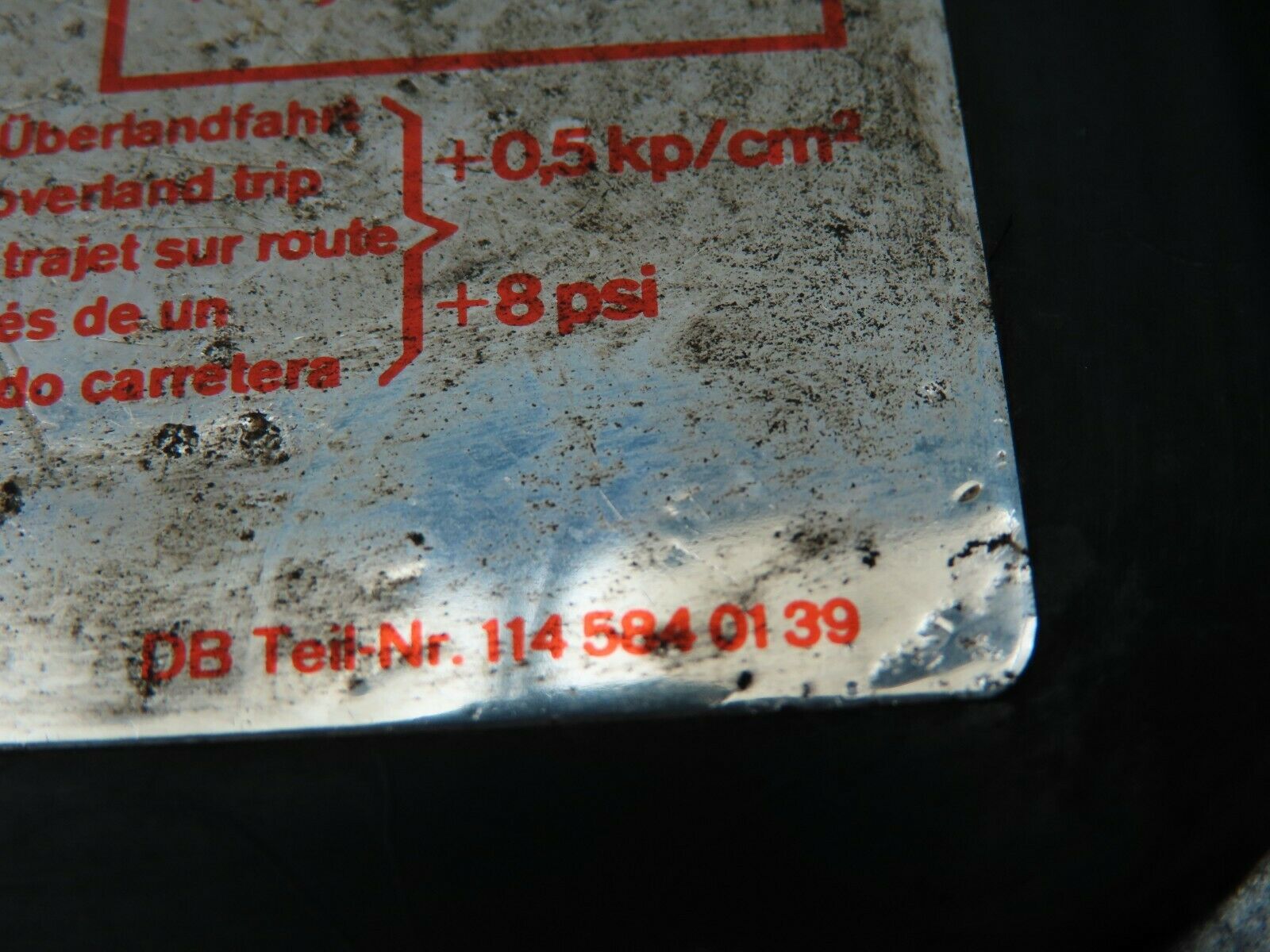 7980 Mercedes-Benz W115 220D Fuel Tank Flap Cap 1145840139