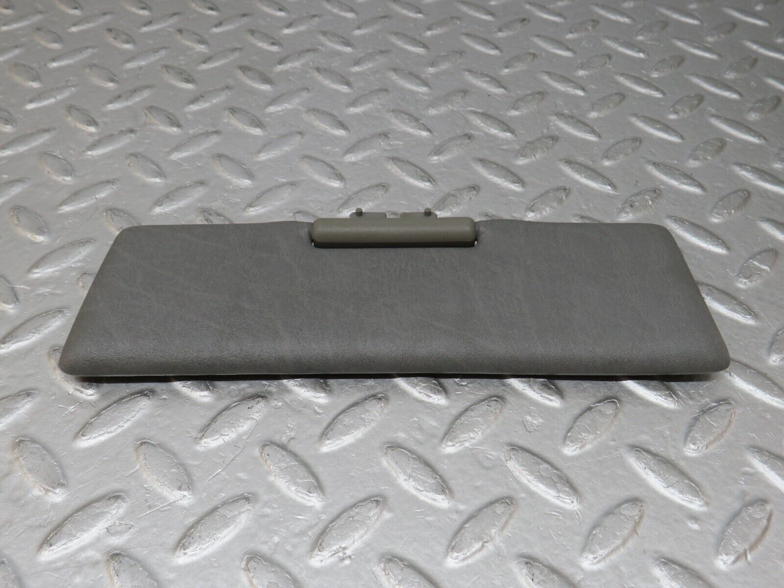 36006 Mercedes-Benz W126 420SE Middle Sun Visor Grey