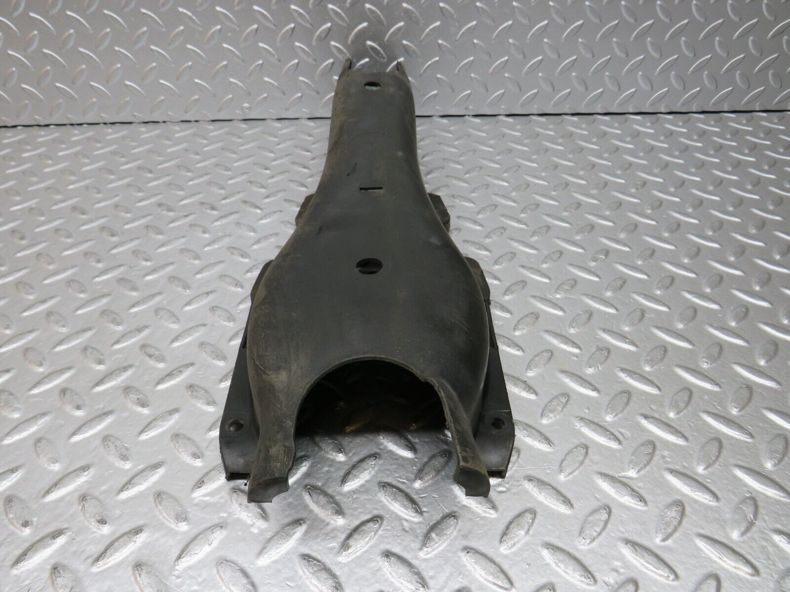 30209 Mercedes-Benz W220 S430 Rear Right Control Arm Cover 2203521188