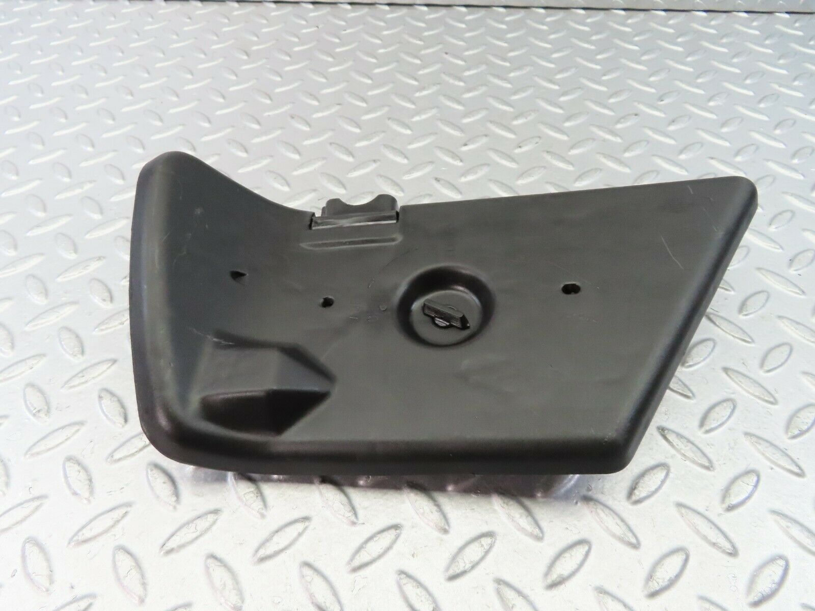 9237 Mercedes-Benz C124 300CE Coupe Tail Light Cover Right Side