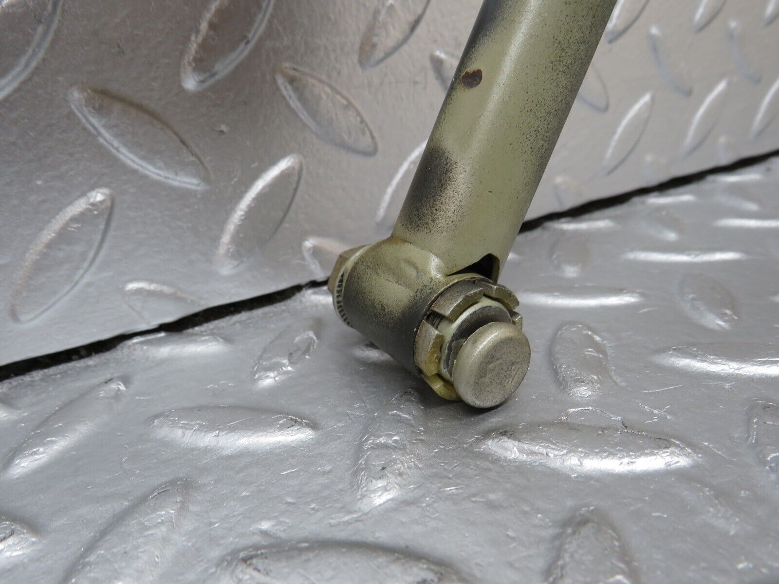 33725 Mercedes-Benz W201 190E 2.0L Trunk Lid Hinge Right Side