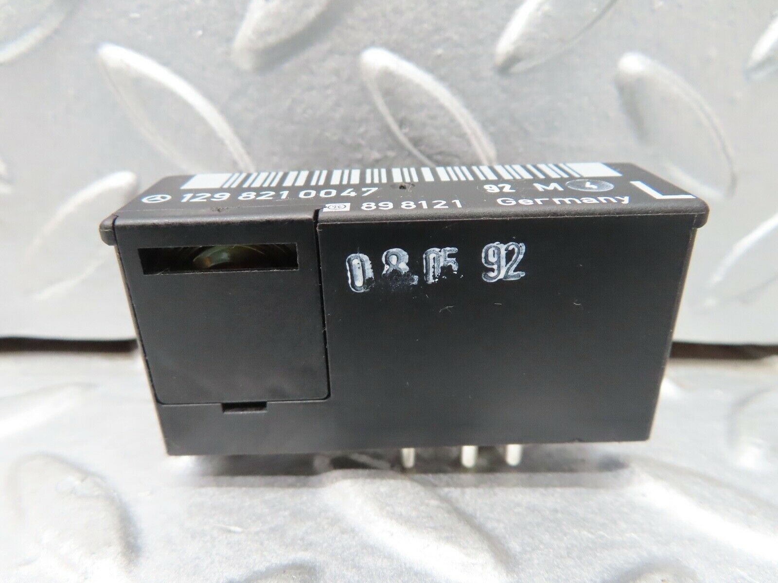 17246 Mercedes-Benz R129 300SL Coupe Left Seat Locking Relay 1298210047