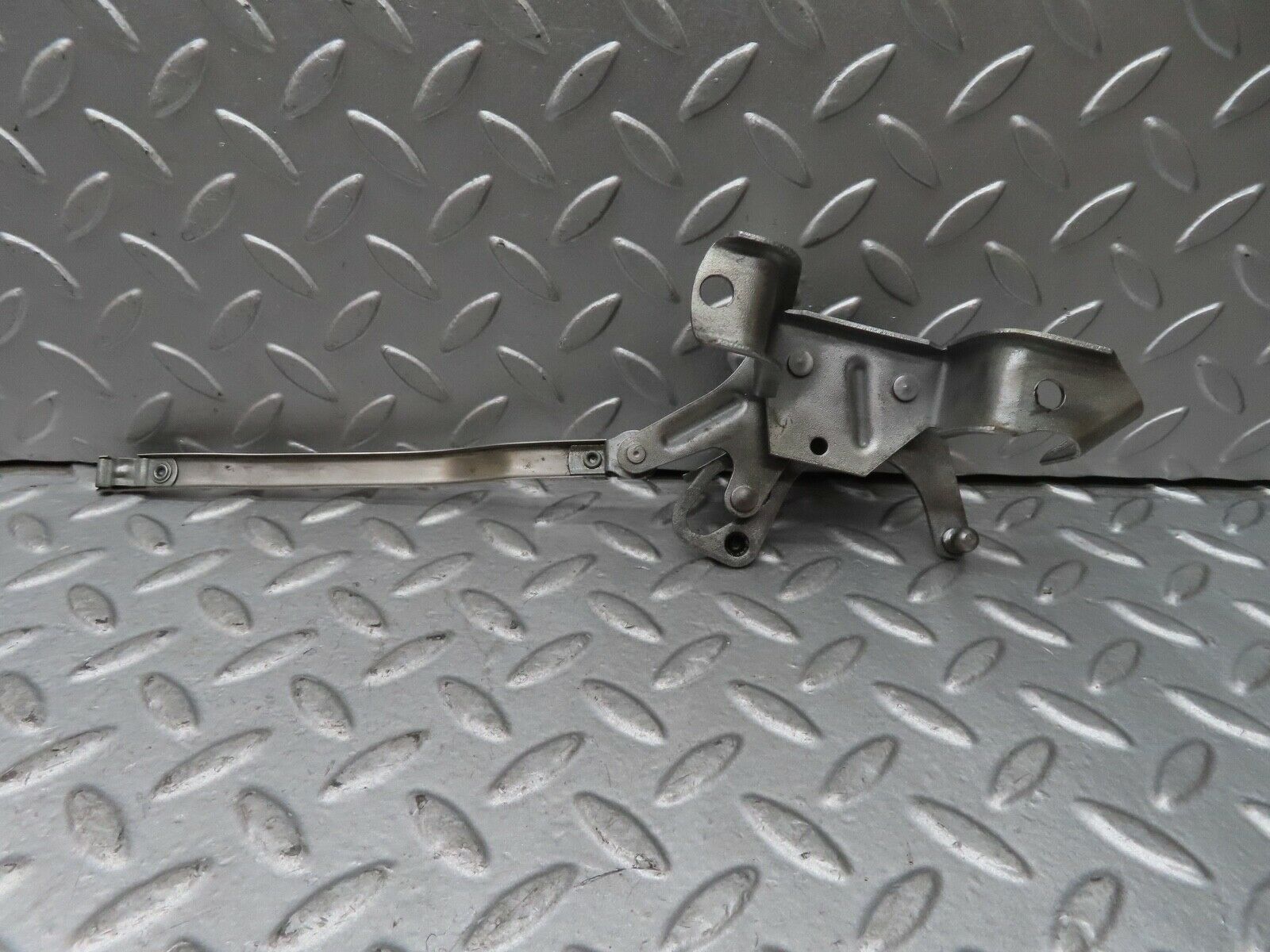 17787 Mercedes-Benz W116 450SEL Throttle Linkage