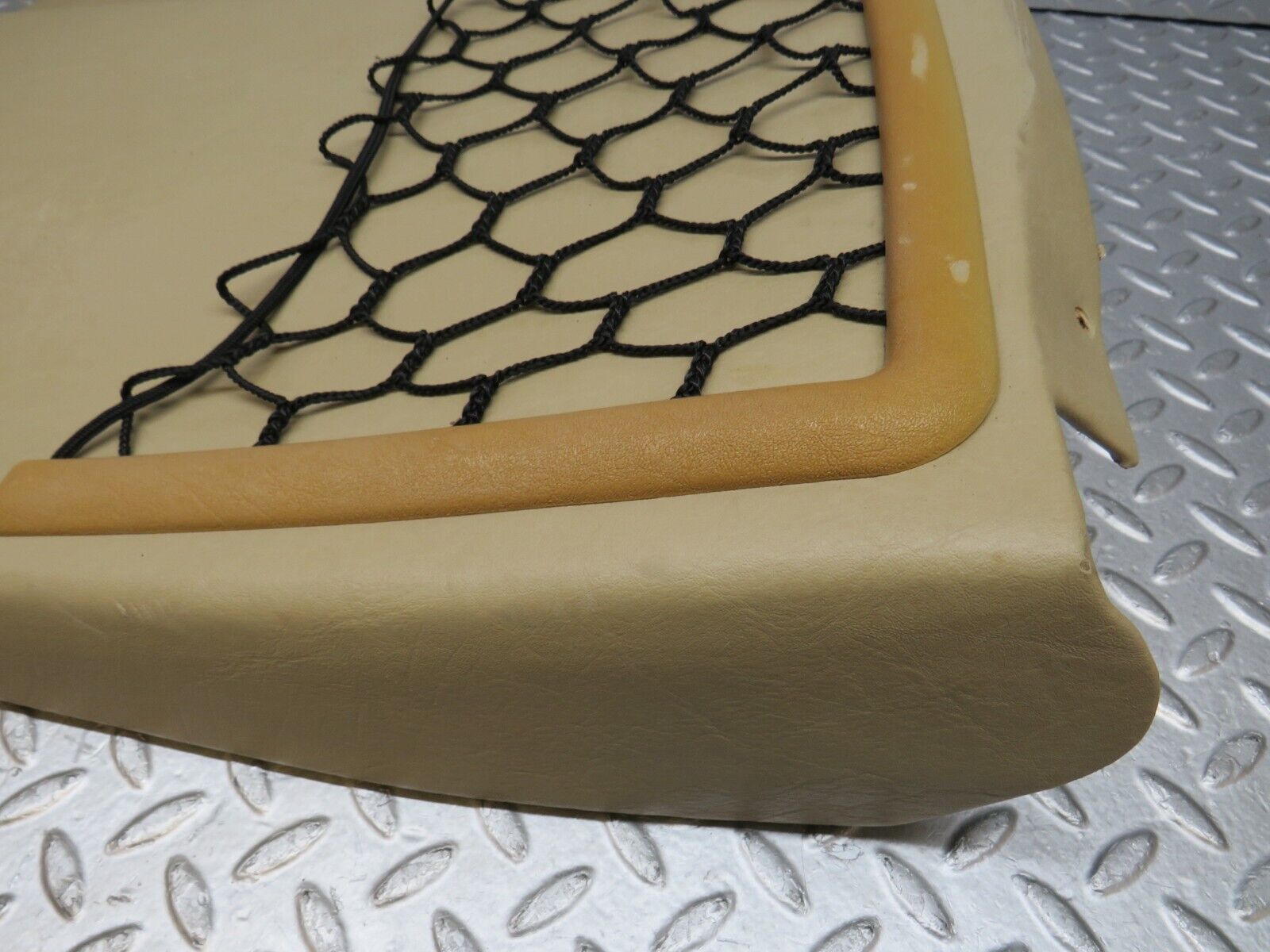 37070 Mercedes-Benz C126 420SEC Coupe Front Right Seat Rear Cover Beige